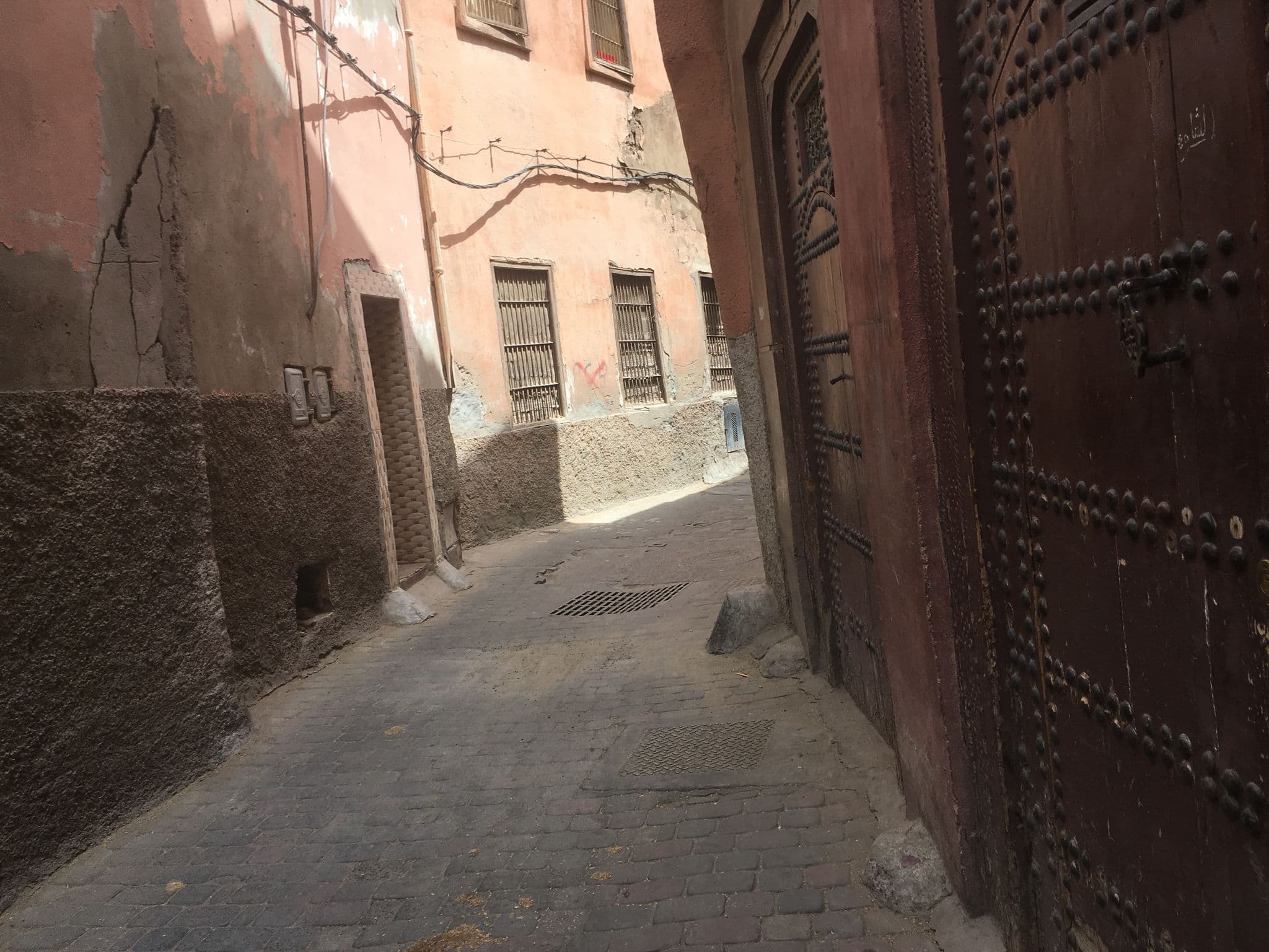 Street view near Riad W, Marrakesh — © chrisbeddow (CC BY-SA · Mapillary)