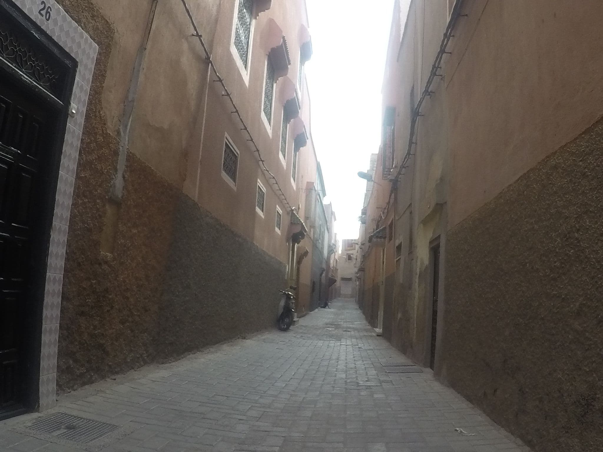 Street view near Riad Romm'an, Marrakesh — © chrisbeddow (CC BY-SA · Mapillary)