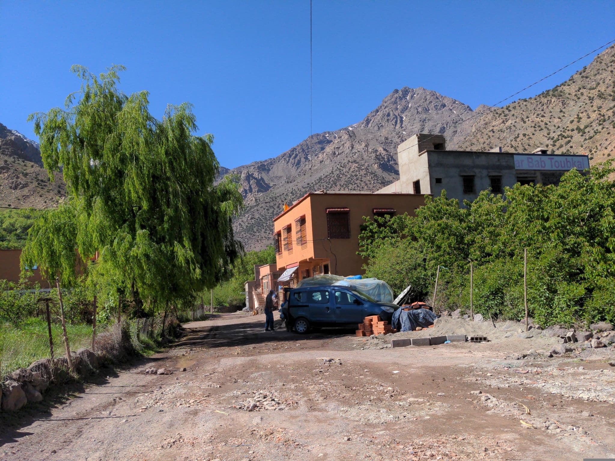 Street view near Dar Bab Toubkal, Oukaïmedene — © asturksever (CC BY-SA · Mapillary)