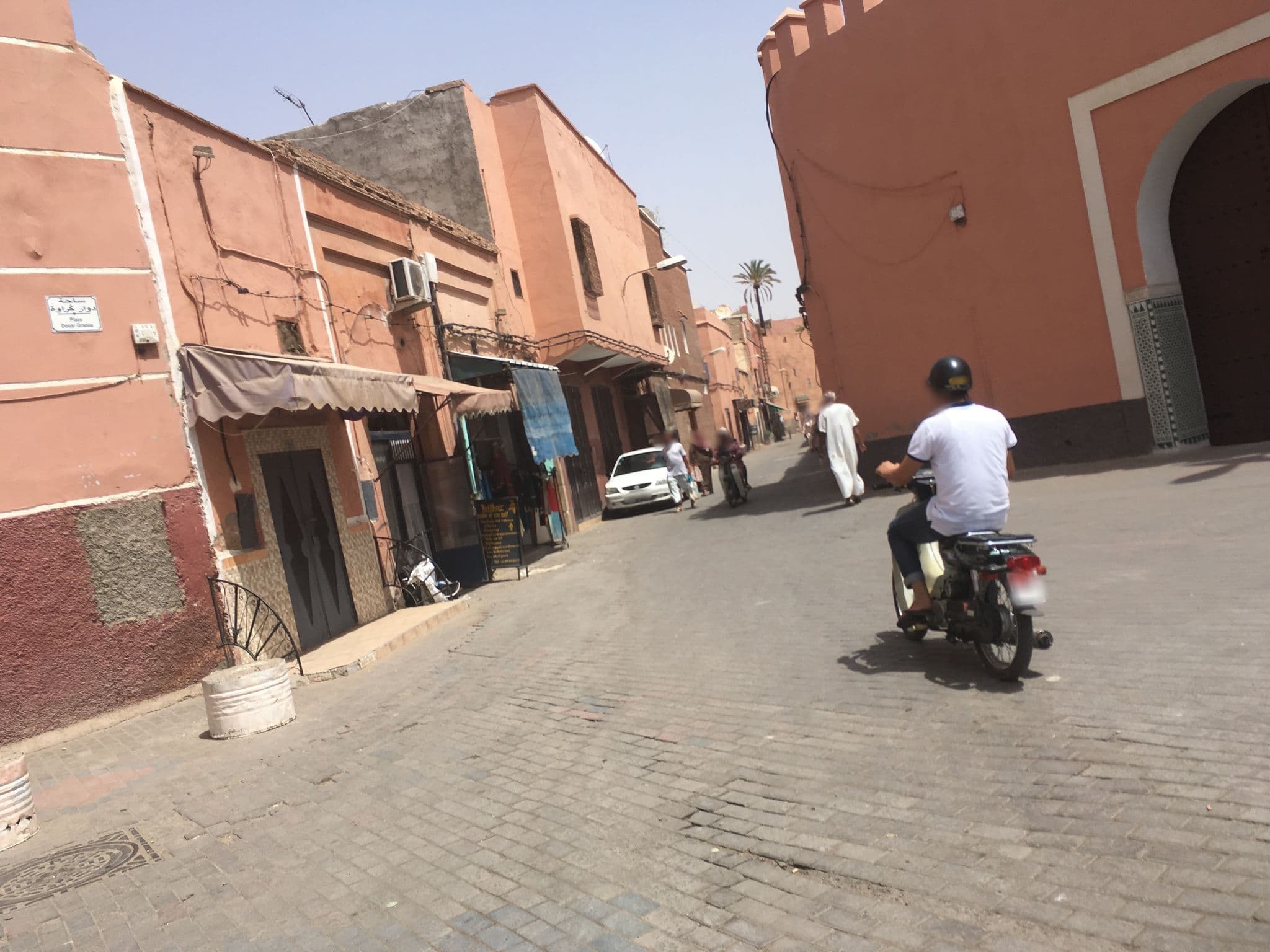 Street view near Riad Saba, Marrakesh — © chrisbeddow (CC BY-SA · Mapillary)