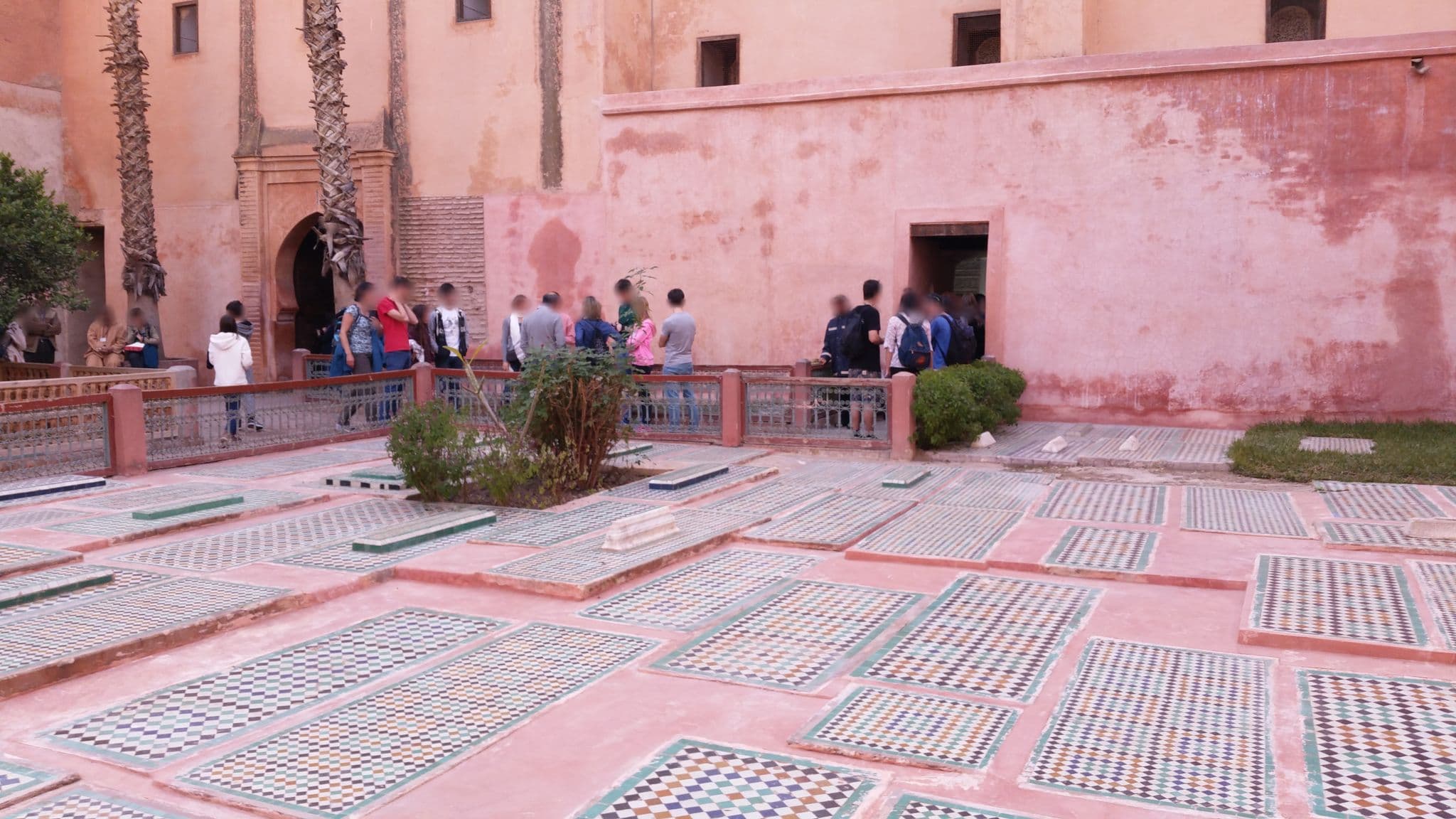 Street view near Swiminng pool "La Sultana", Méchouar-Kasba — © shlublu (CC BY-SA · Mapillary)
