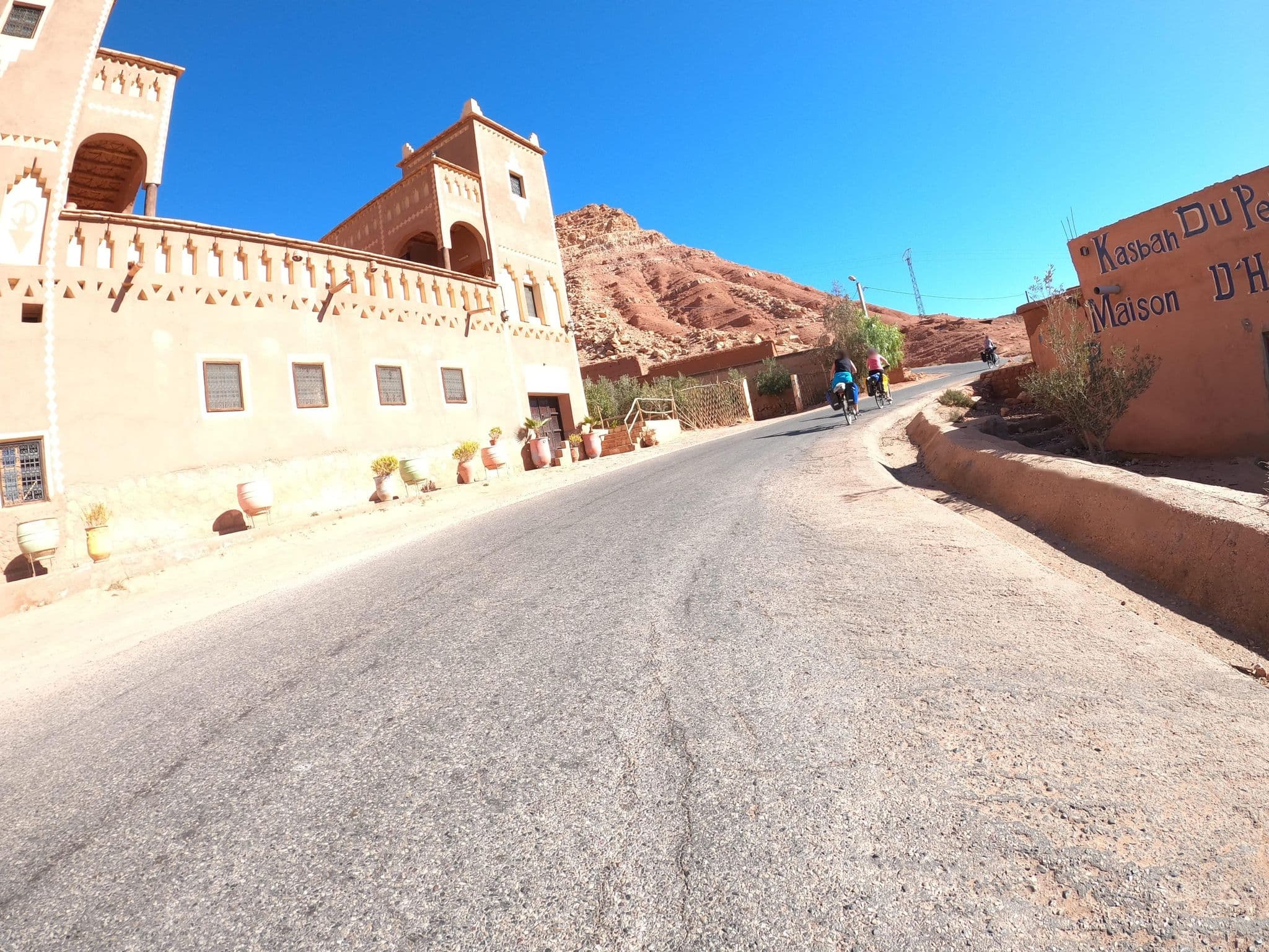 Street view near Kasbah Ounila, Tabount — © masterofnoroad (CC BY-SA · Mapillary)