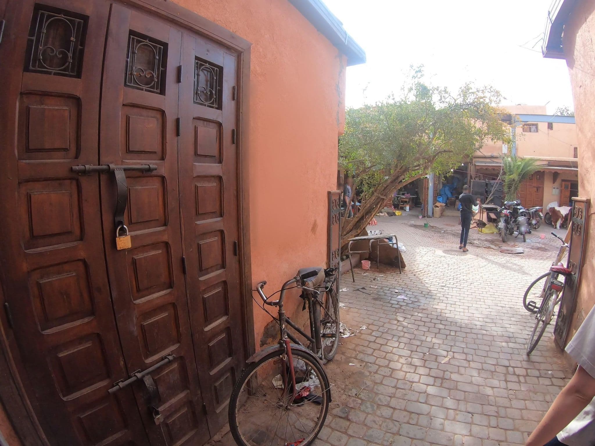Street view near Riad Chi, Marrakesh — © algirdasc (CC BY-SA · Mapillary)