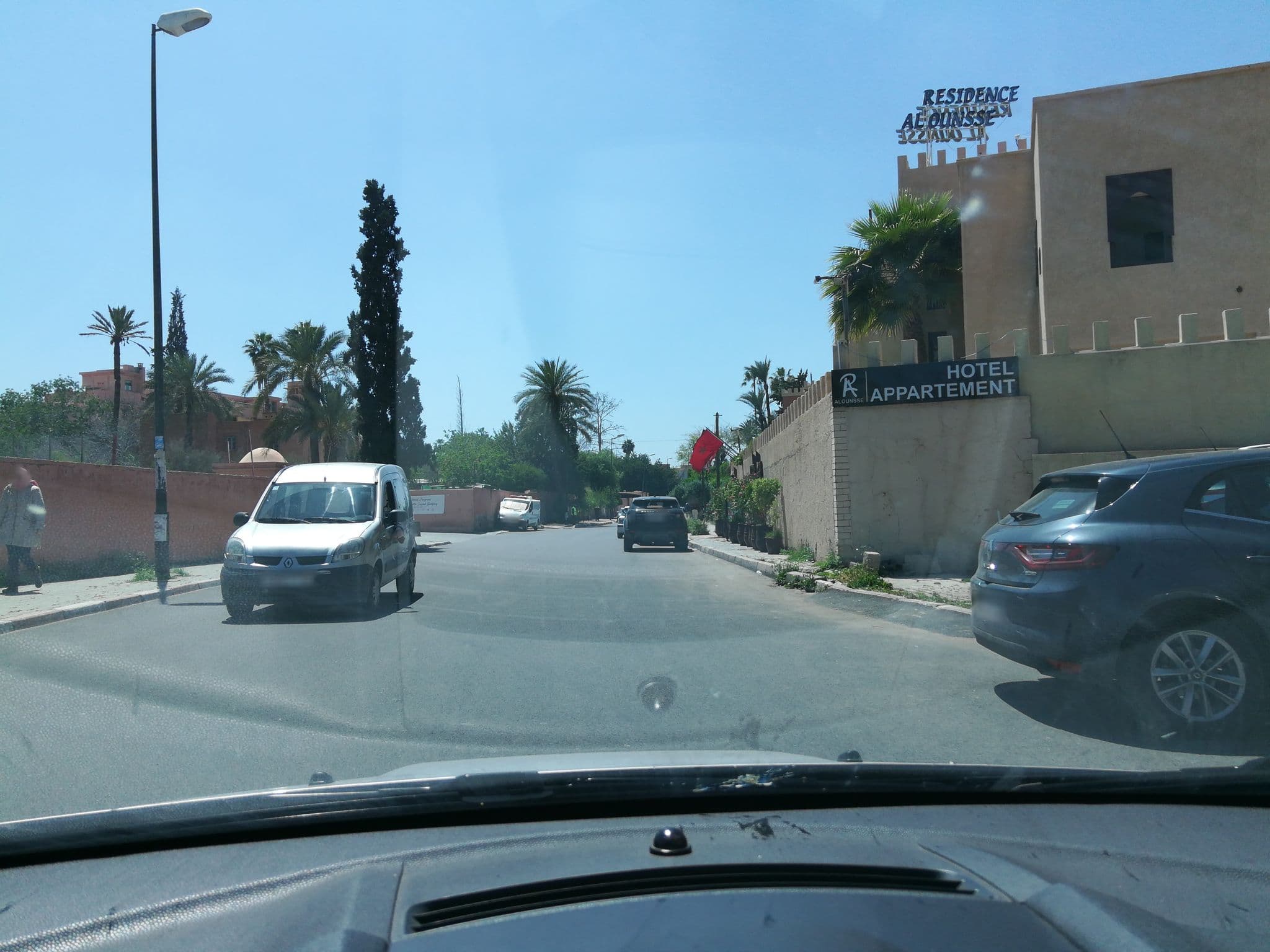 Street view near residence al ouns, Marrakesh — © theredcity18 (CC BY-SA · Mapillary)
