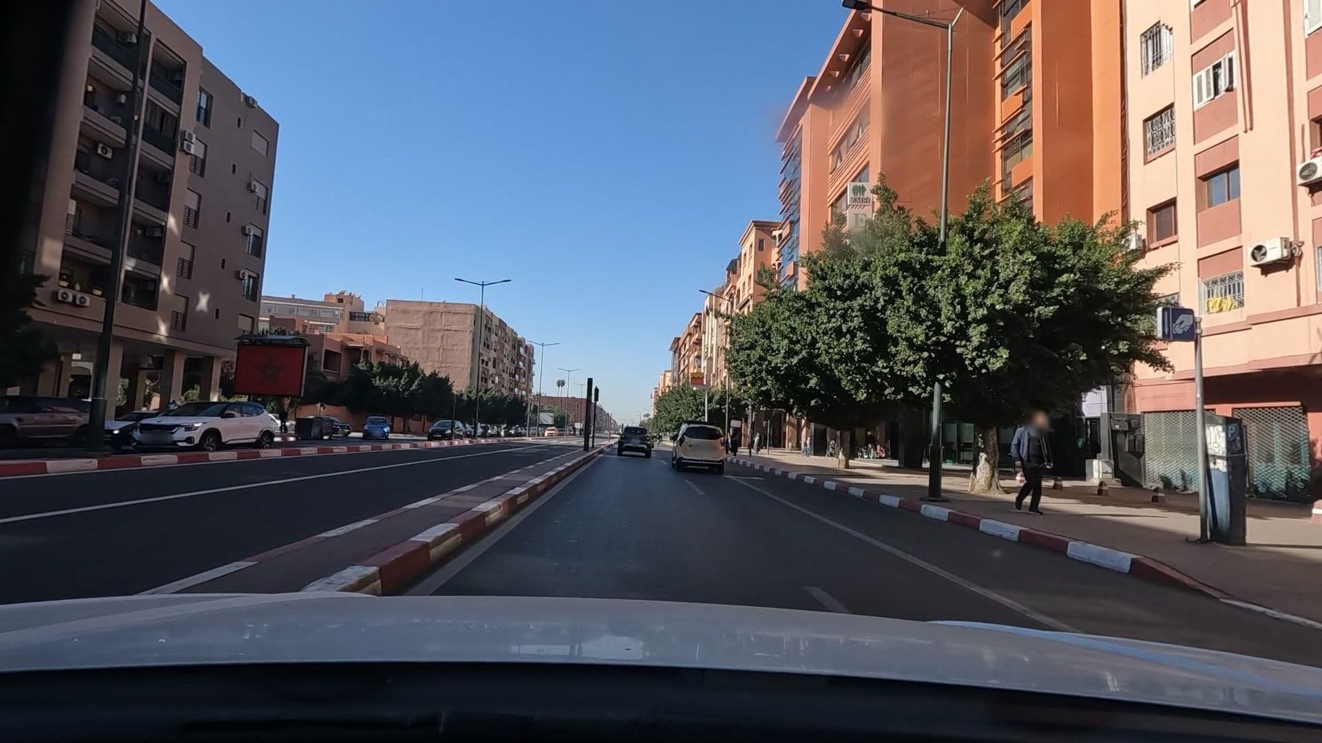 Street view near Les Terres Mbarka Hotel Marrakech, Marrakesh — © lucomsky (CC BY-SA · Mapillary)