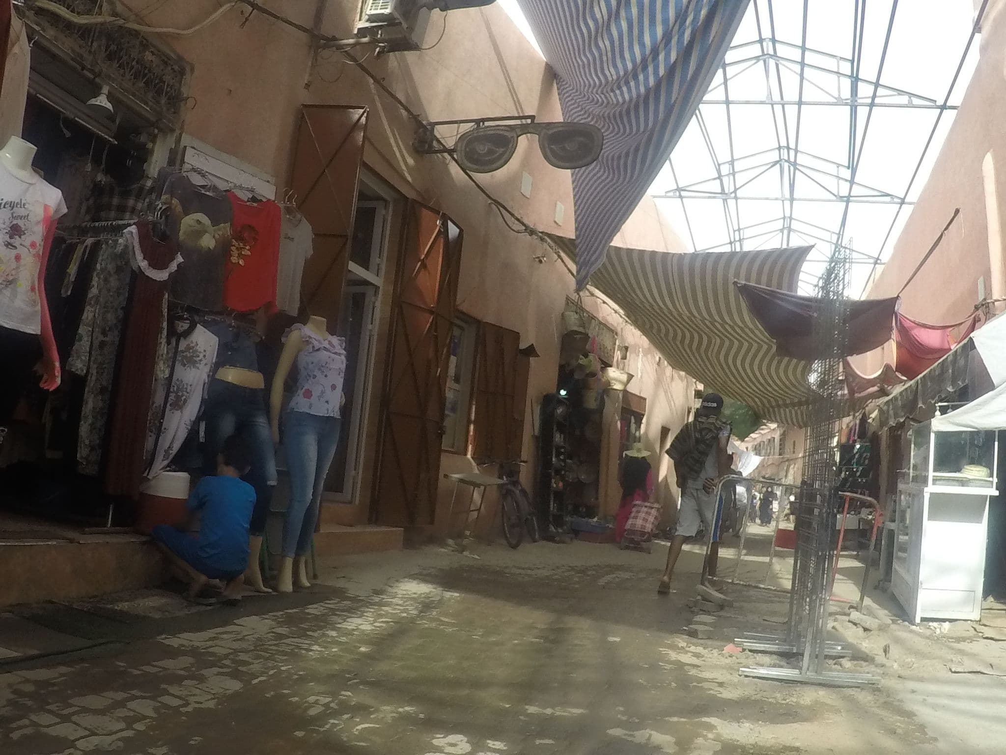 Street view near Riad Medina Azahara, Marrakesh — © chrisbeddow (CC BY-SA · Mapillary)
