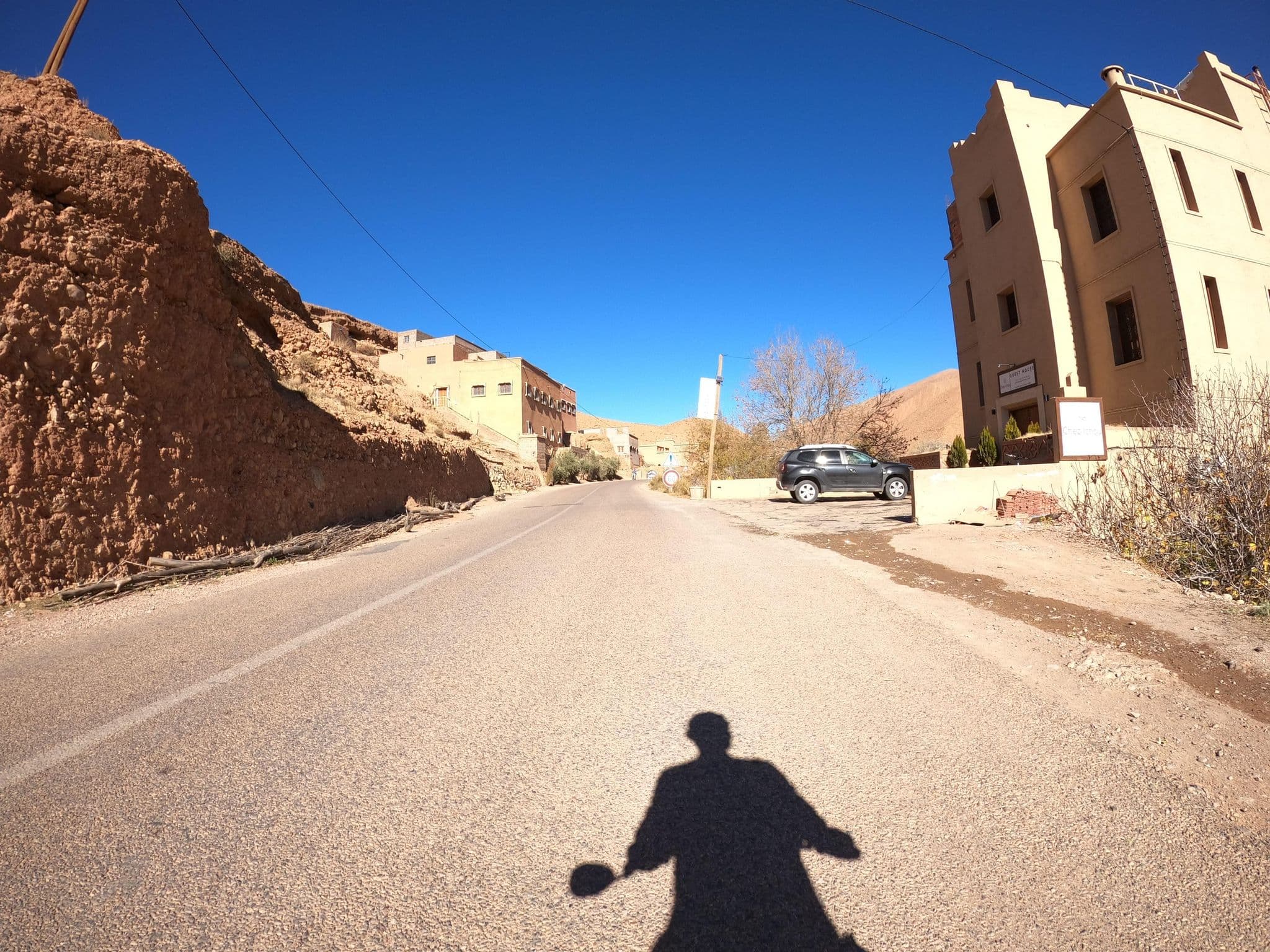 Street view near Chez Ichou, Boumalne Dades — © masterofnoroad (CC BY-SA · Mapillary)