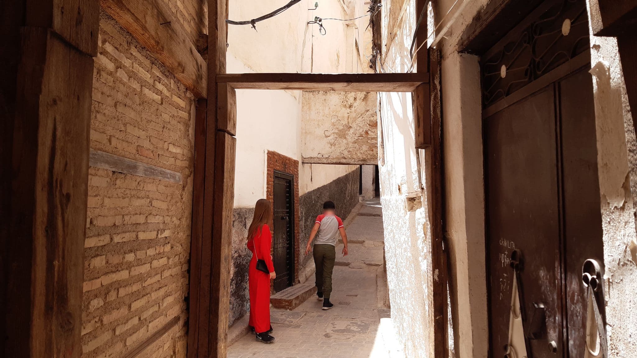 Street view near Dar Usham, Fès al Bali — © cyrille37 (CC BY-SA · Mapillary)