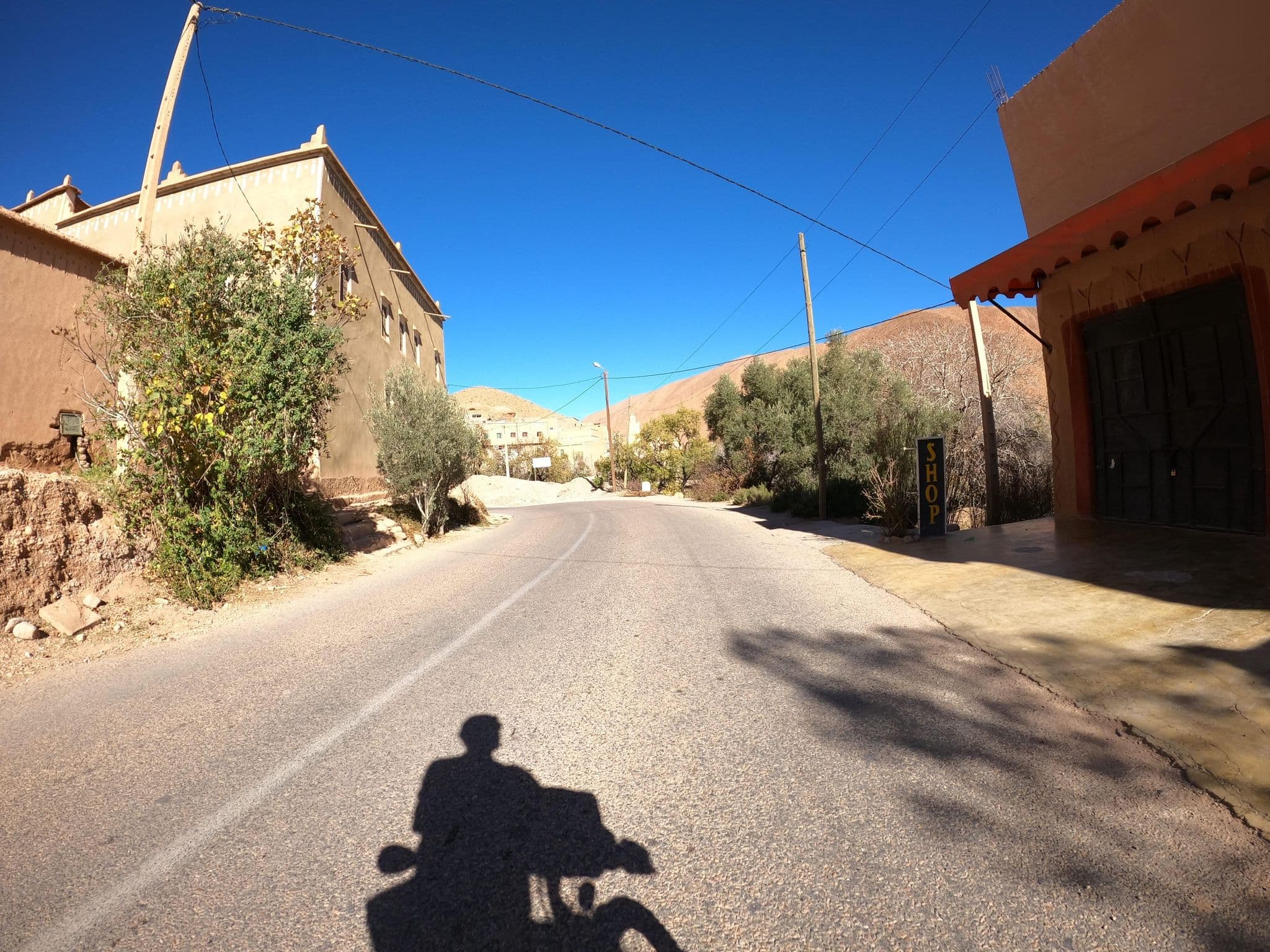 Street view near Les Cinq Lunes, Boumalne Dades — © masterofnoroad (CC BY-SA · Mapillary)
