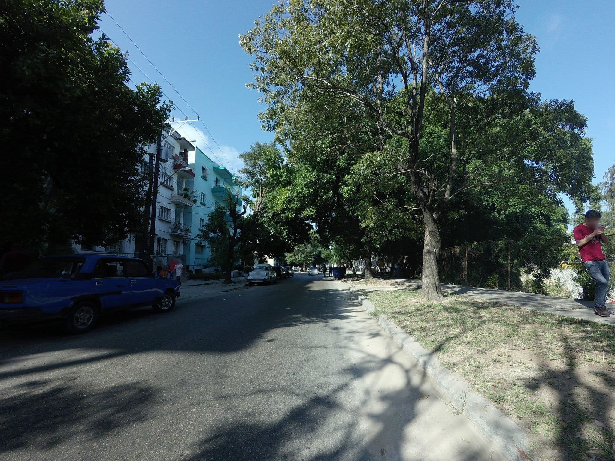 Street view near Hostal Leyania, Havana