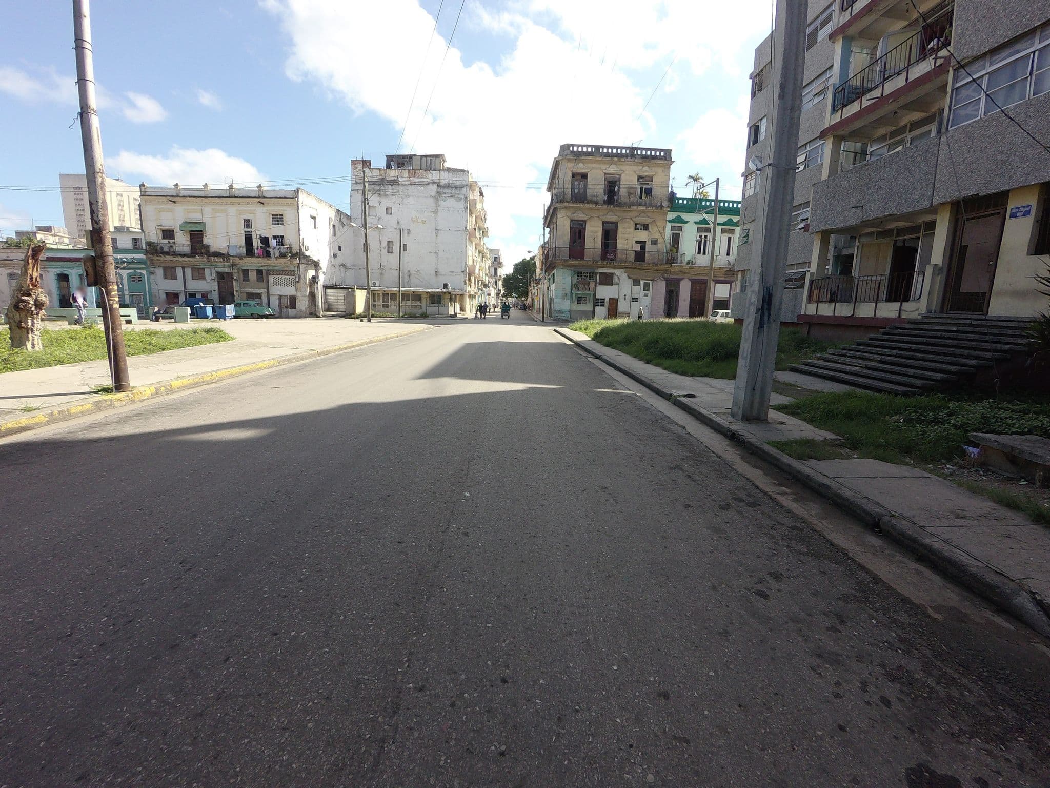 Street view near Casa de Huésped Mary, Centro Habana