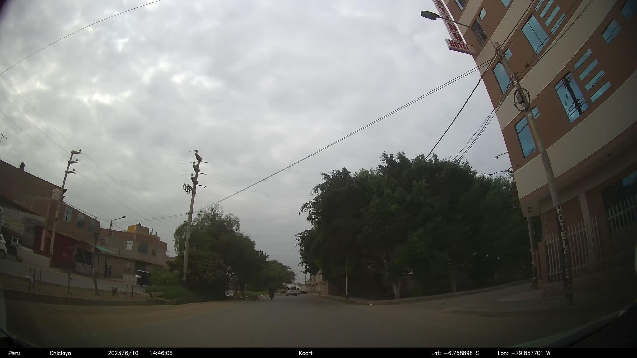 Street view near Hospedaje Platino, Chiclayo — © kaart_2 (CC BY-SA · Mapillary)