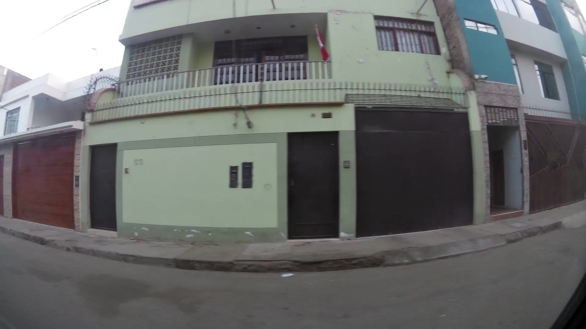 Street view near Hospedaje Residencial Santa Ines, Trujillo — © kaartcam (CC BY-SA · Mapillary)