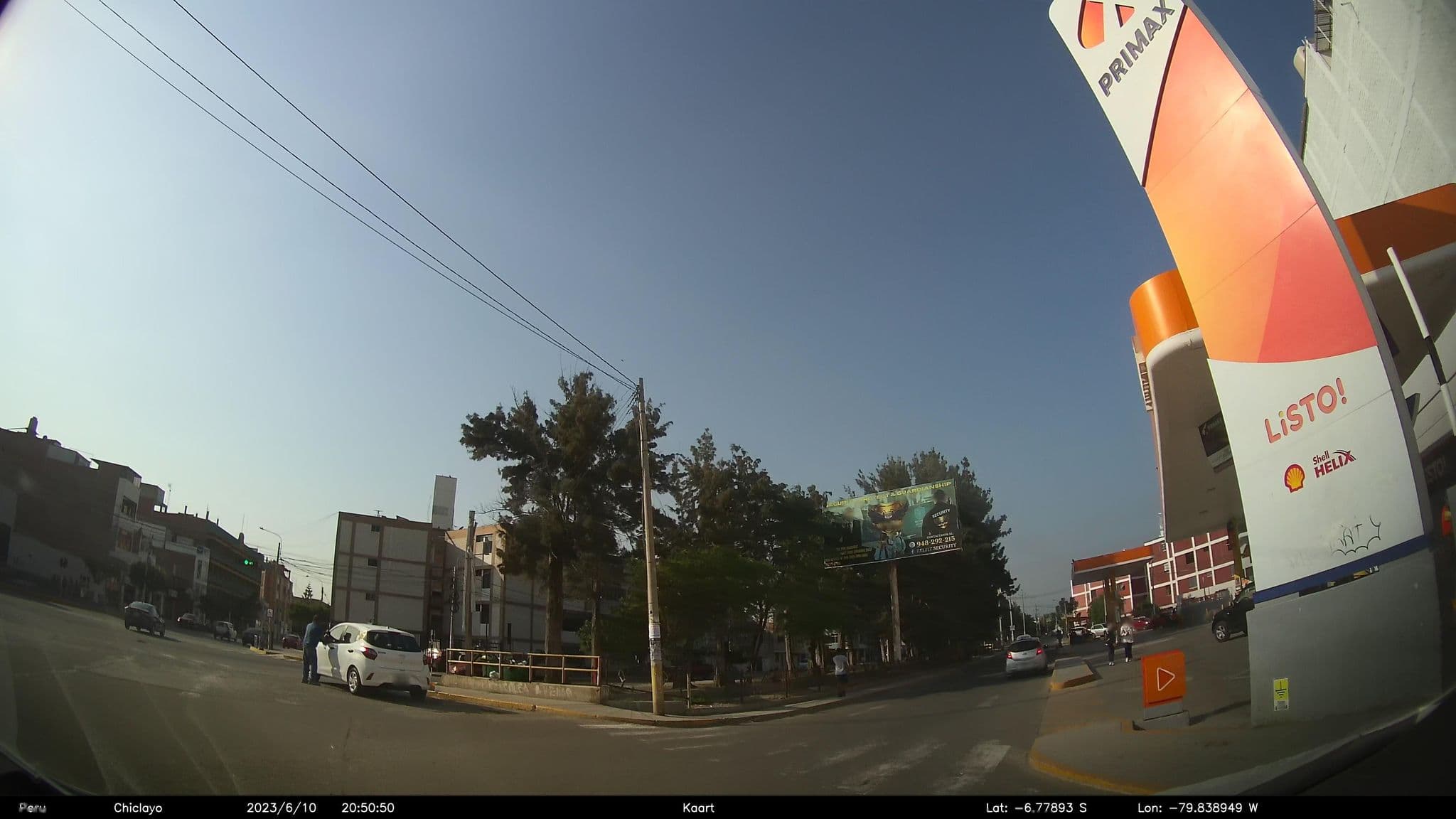 Street view near Hotel Colibrí, Chiclayo — © kaart_2 (CC BY-SA · Mapillary)