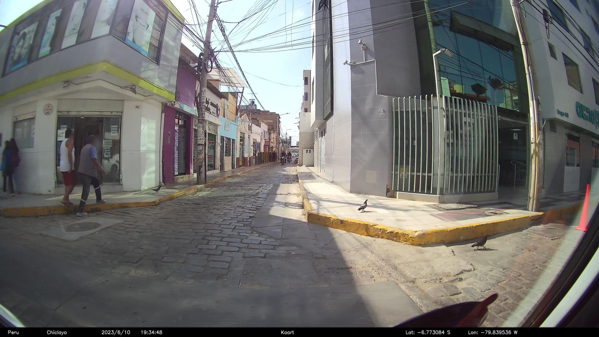 Street view near Hostal Julio Cesar, Chiclayo — © kaart_2 (CC BY-SA · Mapillary)