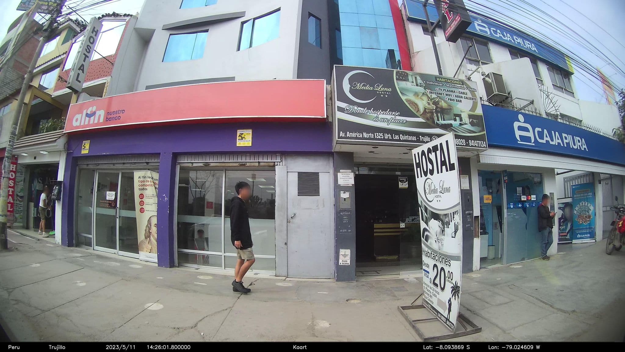 Street view near Hotel Media Luna, Trujillo — © kaart_2 (CC BY-SA · Mapillary)