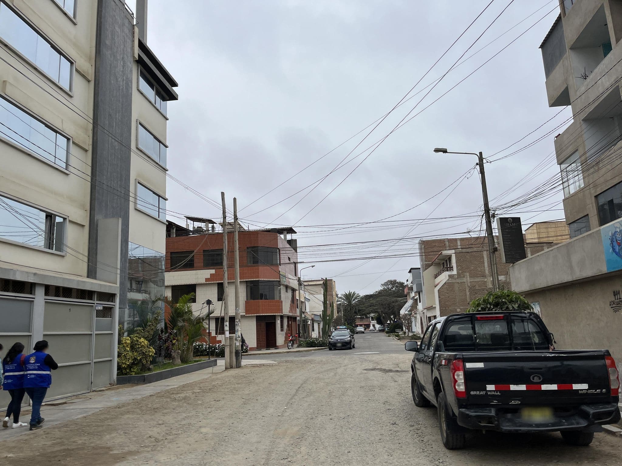Street view near Qollana Business Hotel, Trujillo — © ycruz (CC BY-SA · Mapillary)