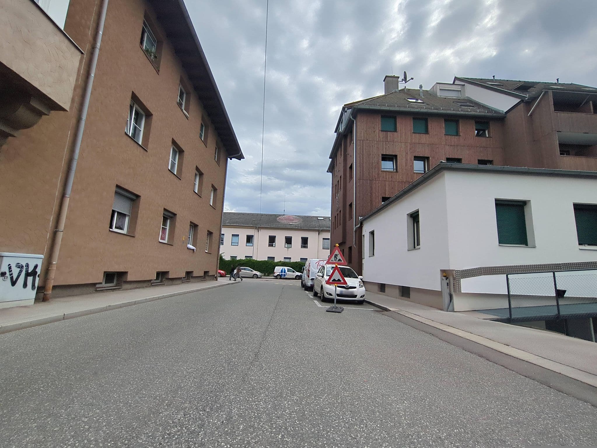Street view near Hotel Binders, Pradl — © innsbruck-barrierefrei (CC BY-SA · Mapillary)