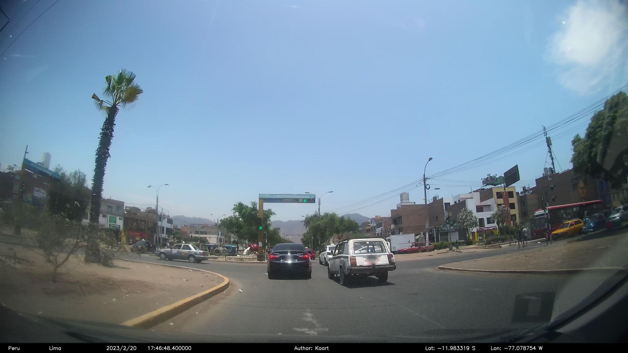 Street view near Wayra Hotel, Independencia — © kaart_2 (CC BY-SA · Mapillary)