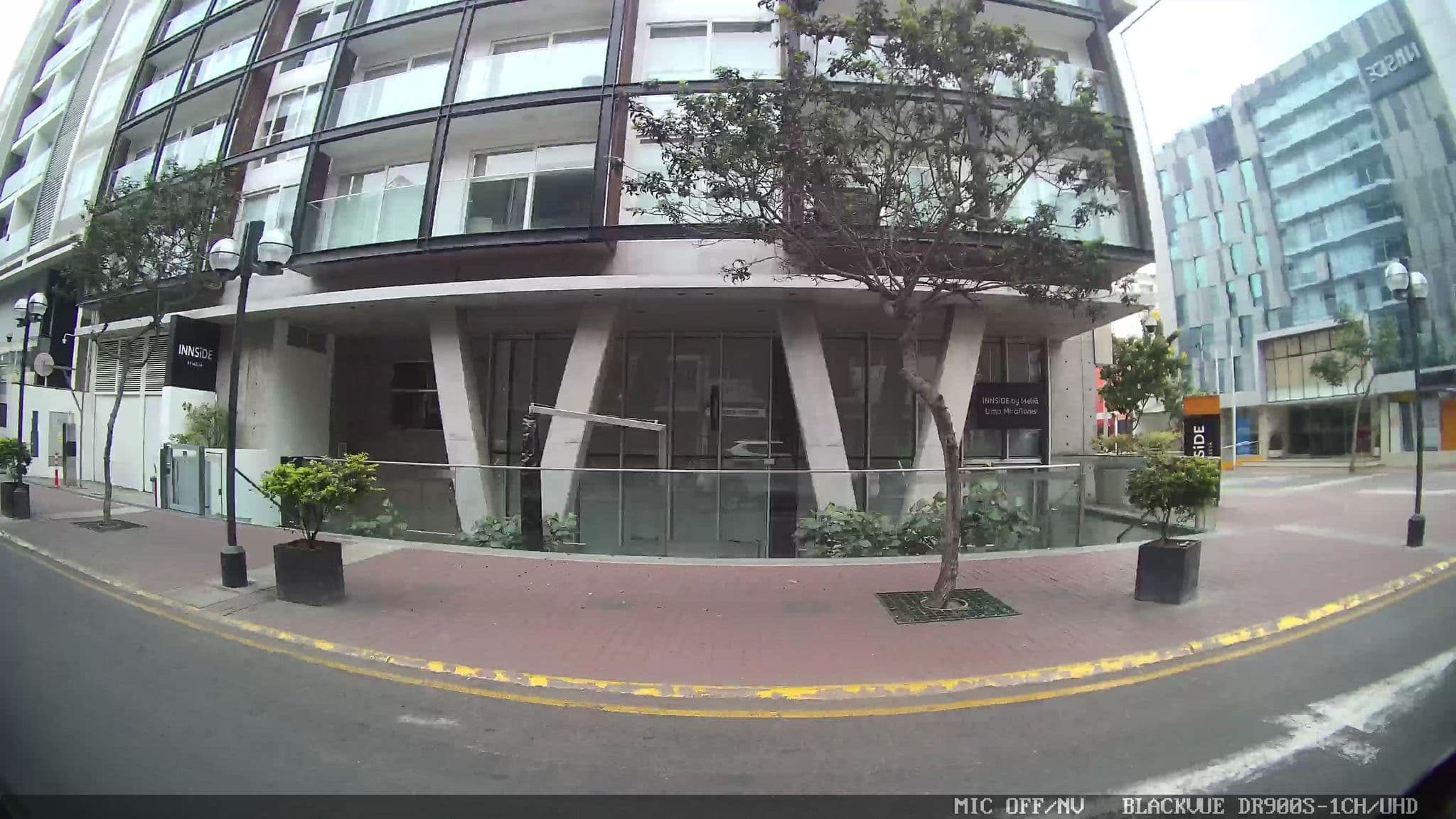 Street view near INNSiDE, Miraflores — © kaart_1 (CC BY-SA · Mapillary)