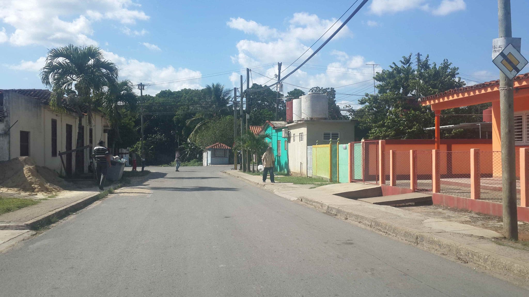 Street view near Casa Perico y Dianelys, Viñales