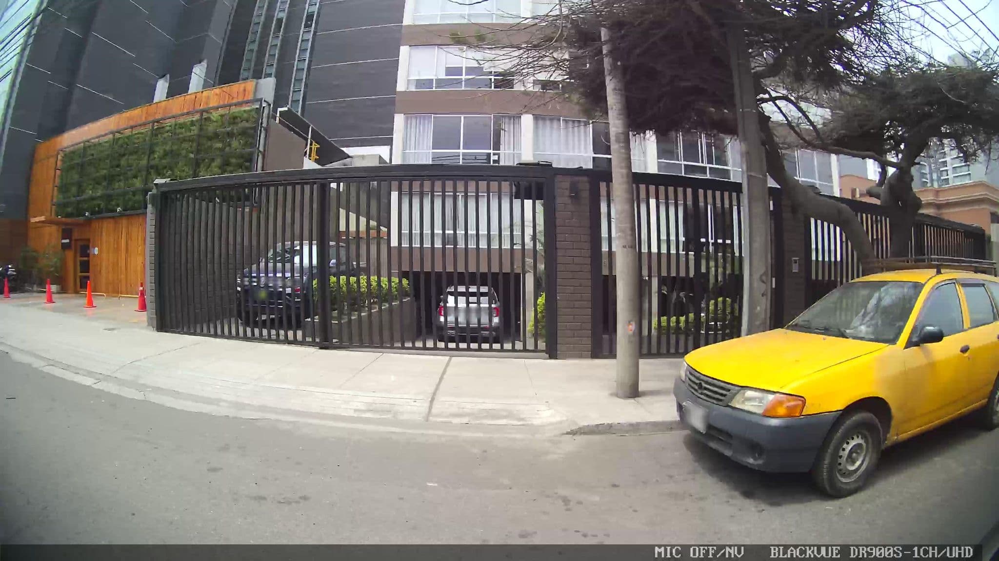 Street view near Apart Hotel Petit Palace Suites, Miraflores — © kaartcam (CC BY-SA · Mapillary)