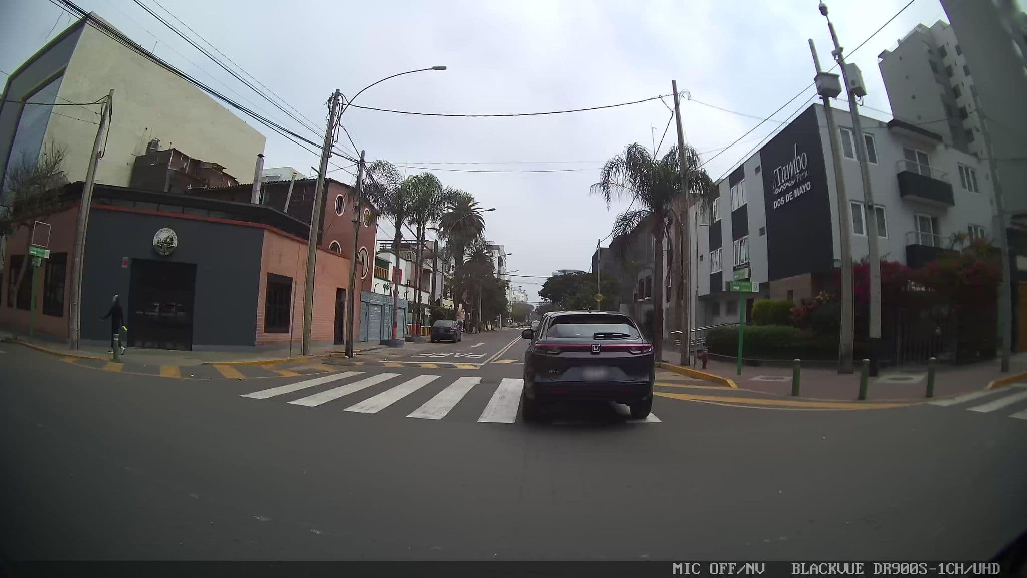 Street view near Hotel El Tambo Dos de Mayo, Miraflores — © kaart_1 (CC BY-SA · Mapillary)