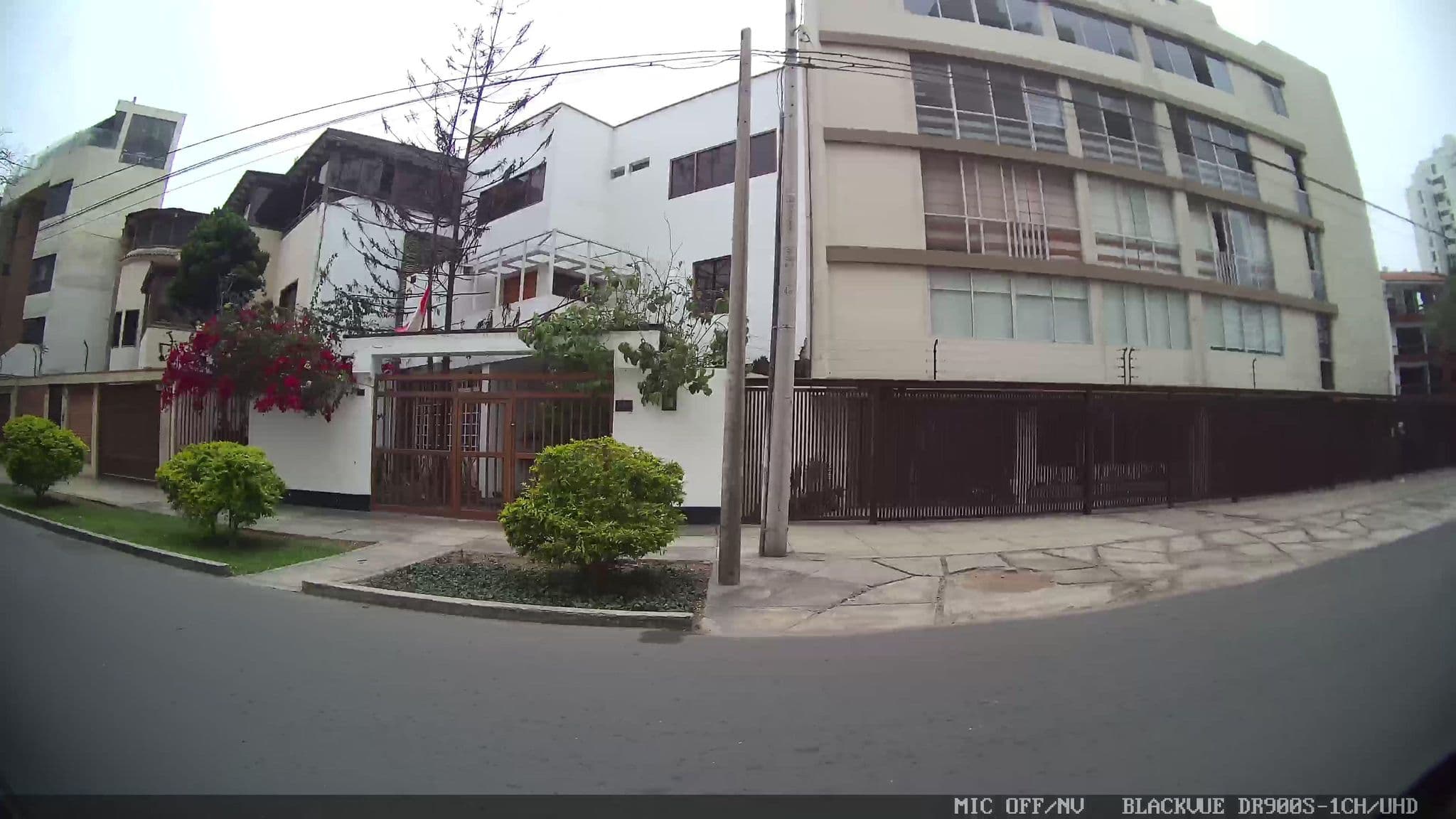 Street view near Hotel Casa Bella, Miraflores — © kaart_1 (CC BY-SA · Mapillary)
