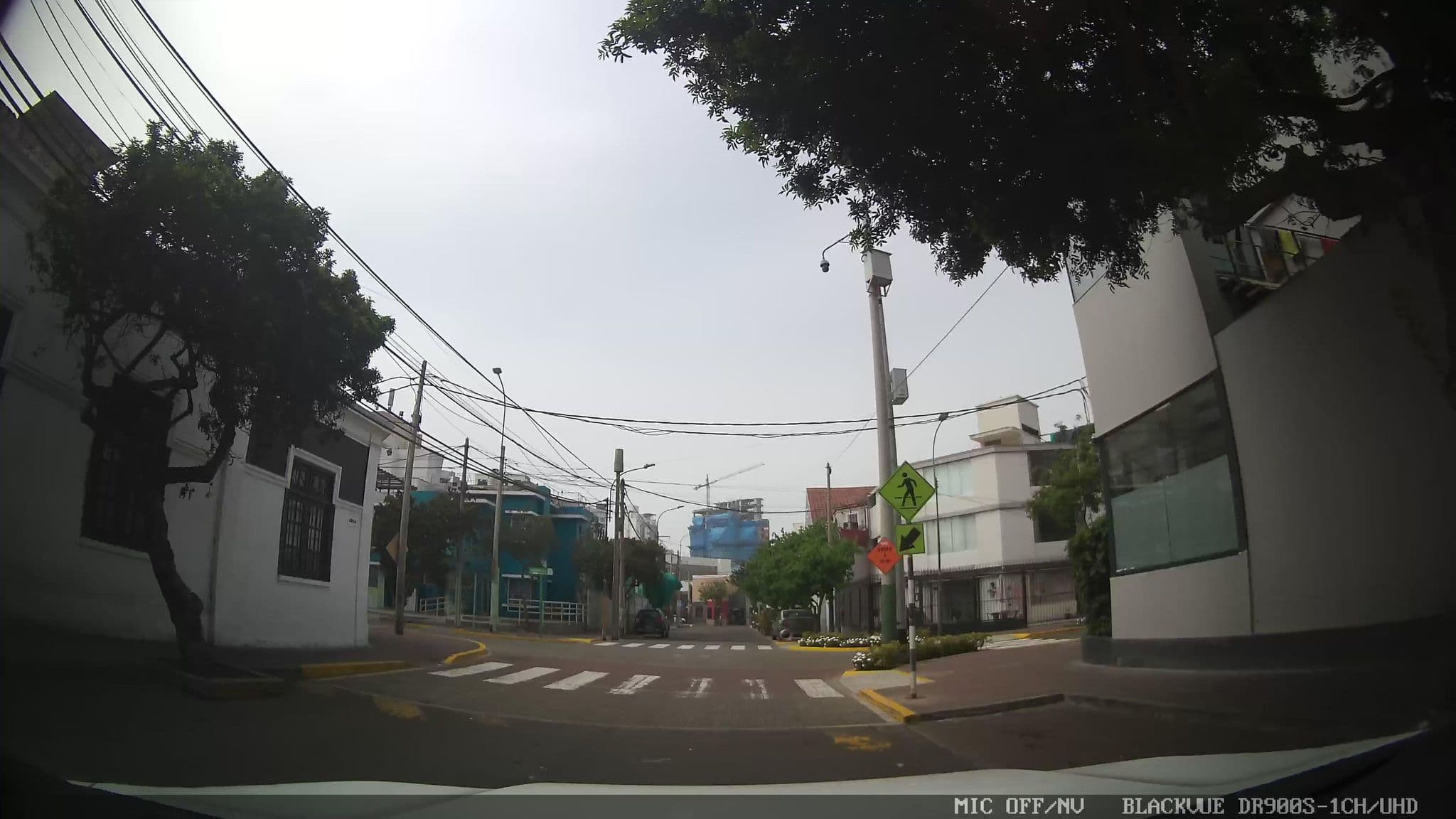 Street view near Hotel Cholcana, Miraflores — © kaart_3 (CC BY-SA · Mapillary)