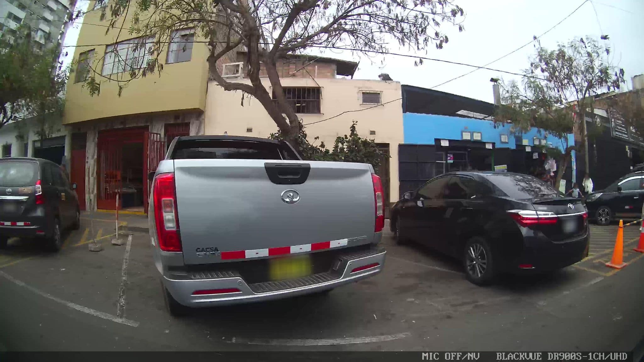 Street view near Hotel Leon Velarde, San Isidro — © kaartcam (CC BY-SA · Mapillary)