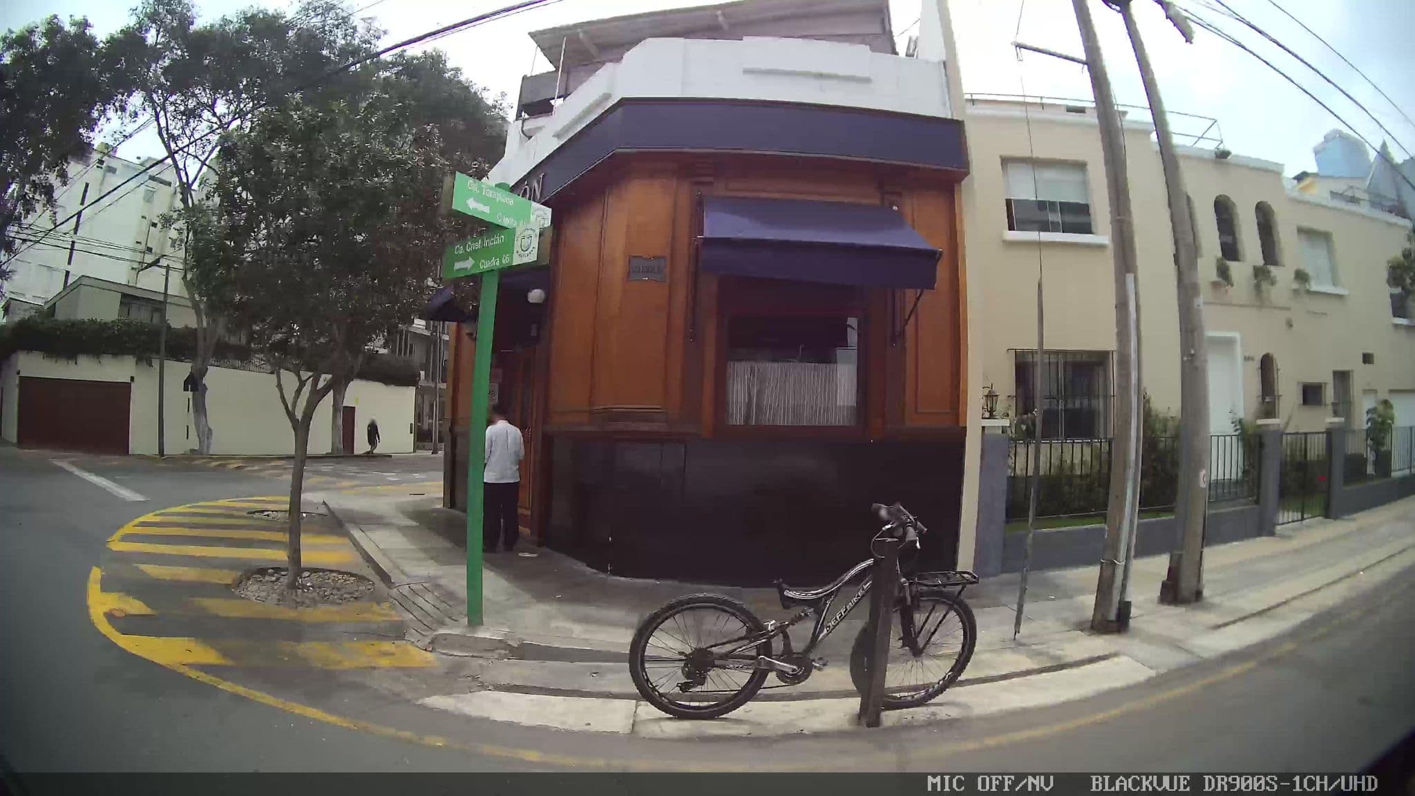 Street view near The Prime Spot, Miraflores — © kaart_1 (CC BY-SA · Mapillary)