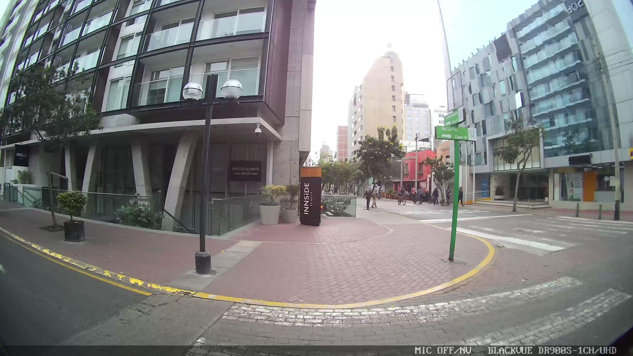 Street view near 2W Apartments Service Diez Canseco, Miraflores — © kaart_1 (CC BY-SA · Mapillary)