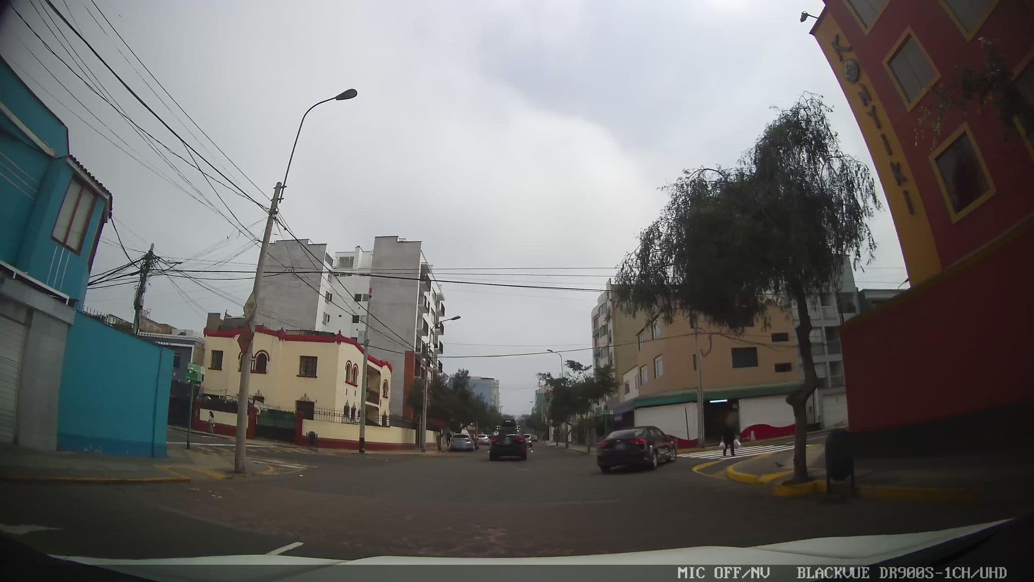 Street view near Hotel Kontiki, Miraflores — © kaart_3 (CC BY-SA · Mapillary)