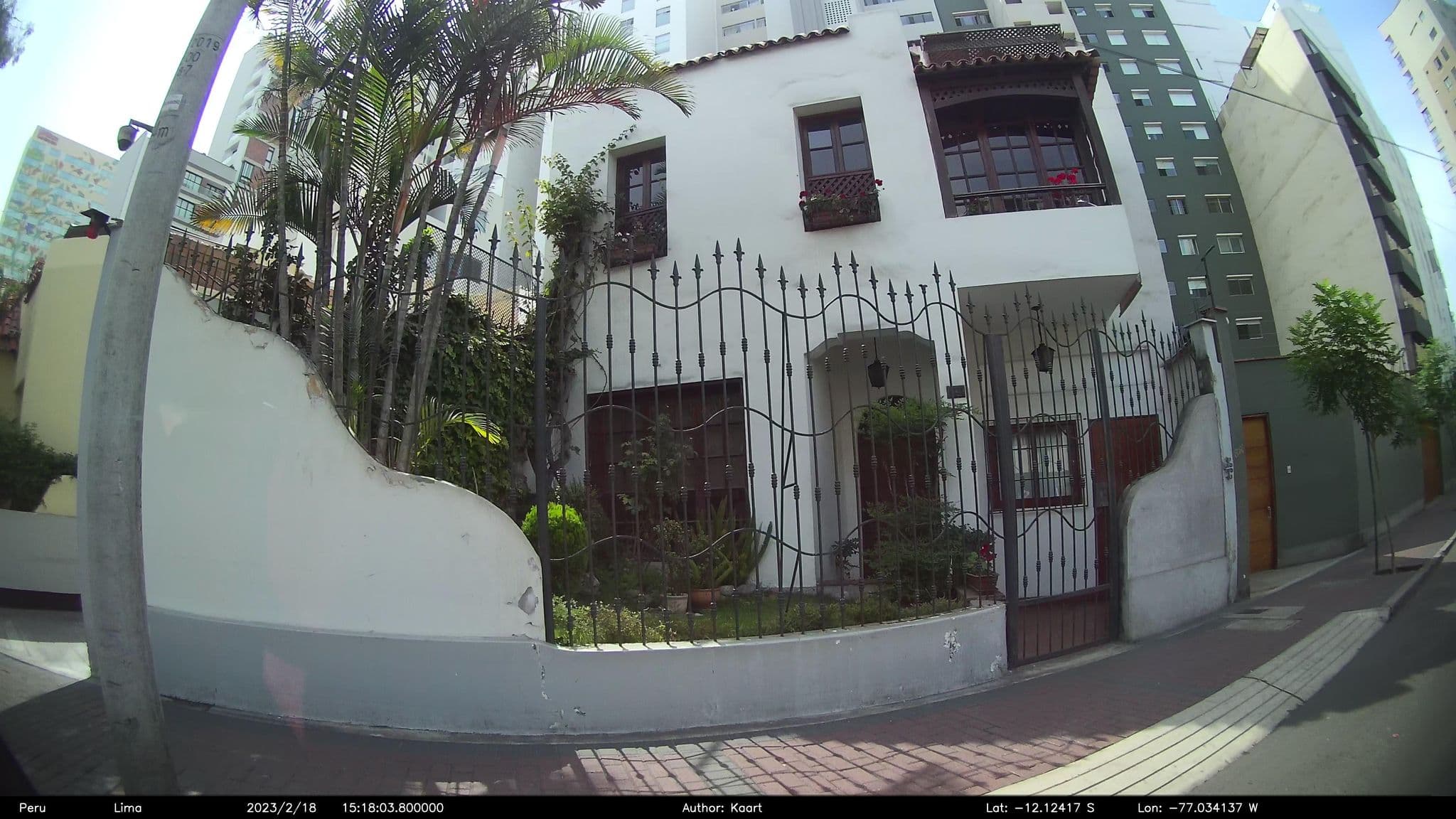 Street view near Open Guest House, Miraflores — © kaart_2 (CC BY-SA · Mapillary)