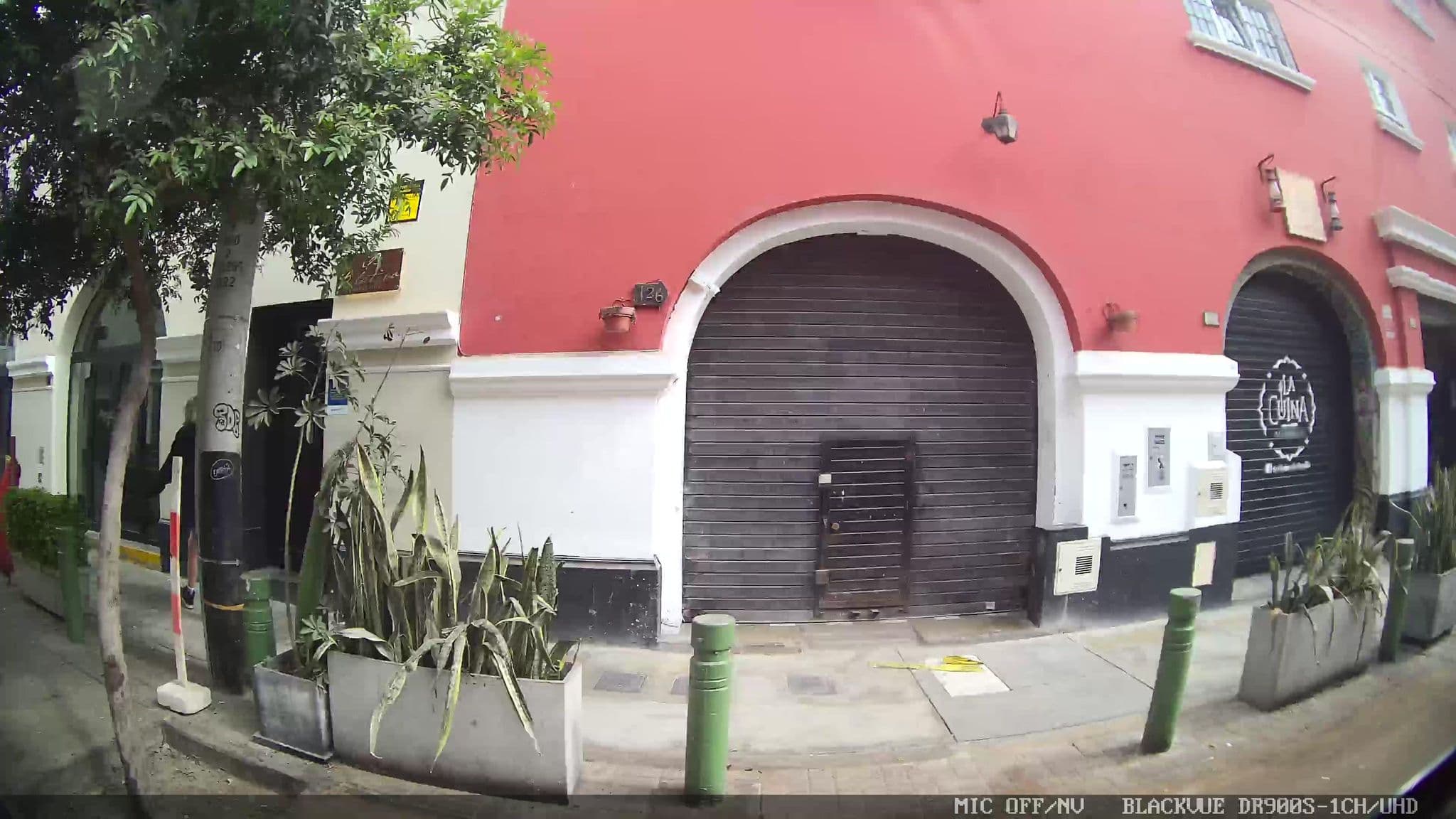 Street view near Hotel Eaperanza, Miraflores — © kaart_1 (CC BY-SA · Mapillary)