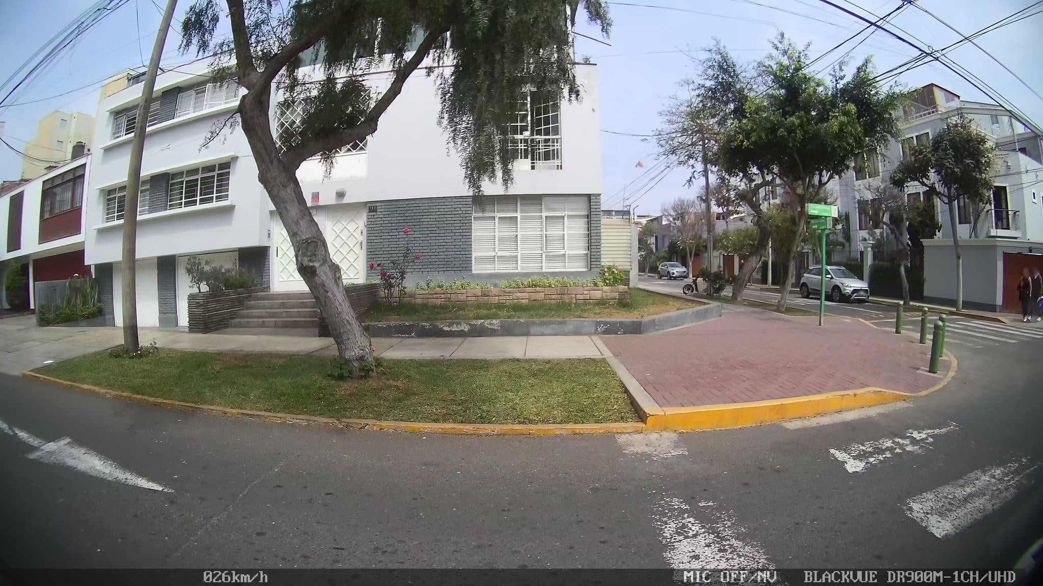 Street view near El Zaguan, Miraflores — © kaart_1 (CC BY-SA · Mapillary)