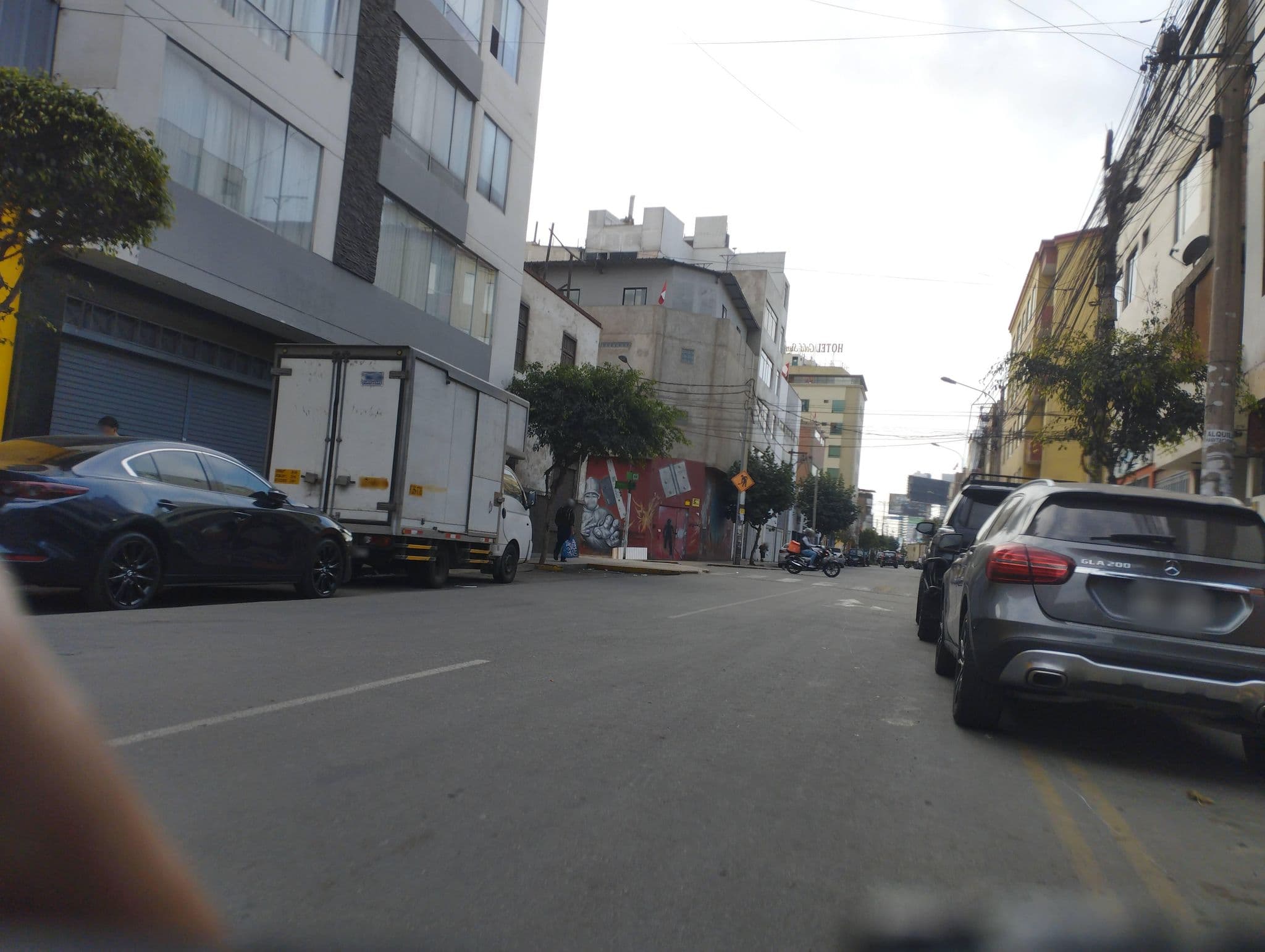 Street view near Hotel Alba, Miraflores — © francodamiani (CC BY-SA · Mapillary)