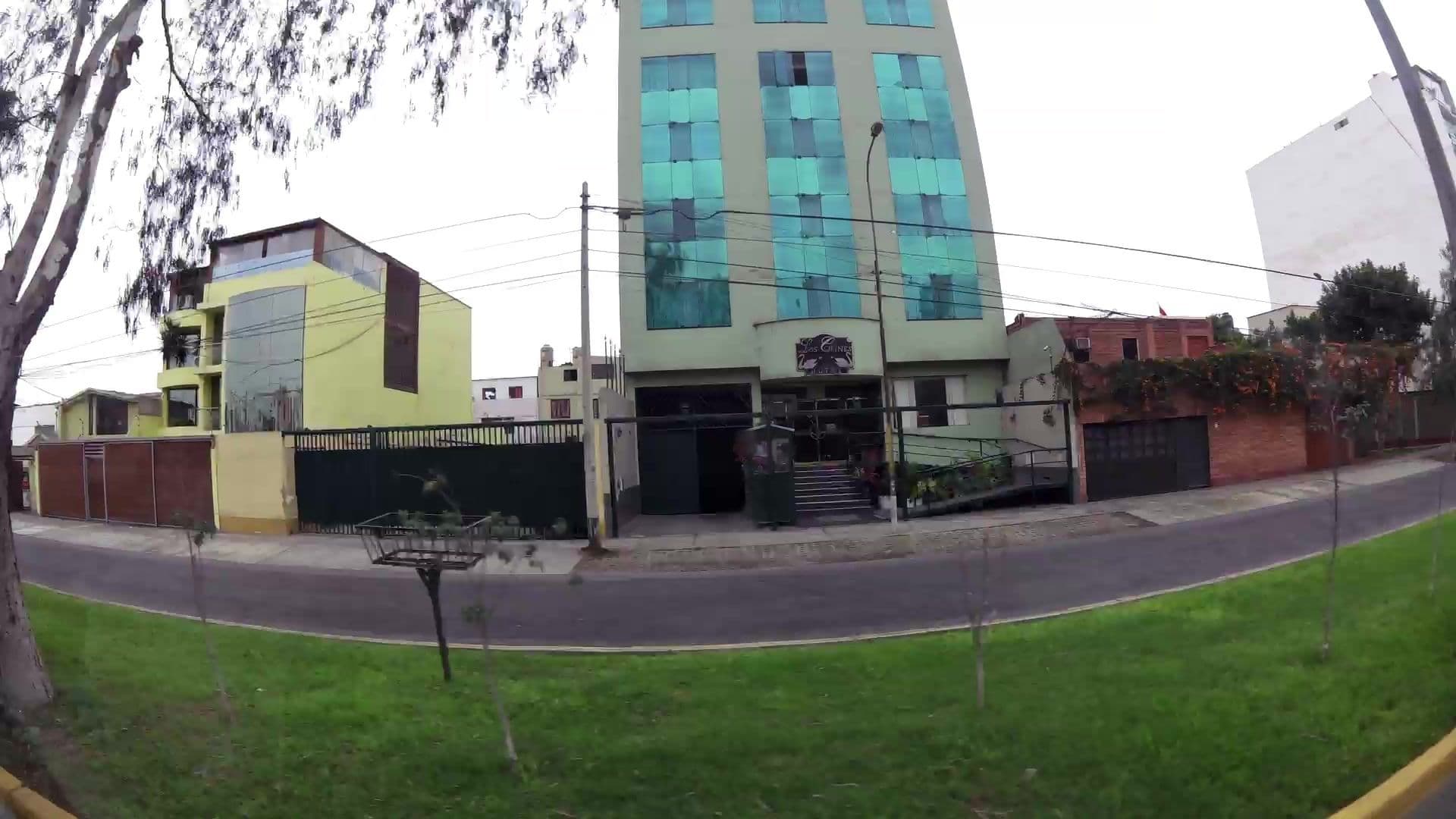 Street view near Hotel Los Cisnes Del Marsano, Santiago de Surco — © kaartcam (CC BY-SA · Mapillary)