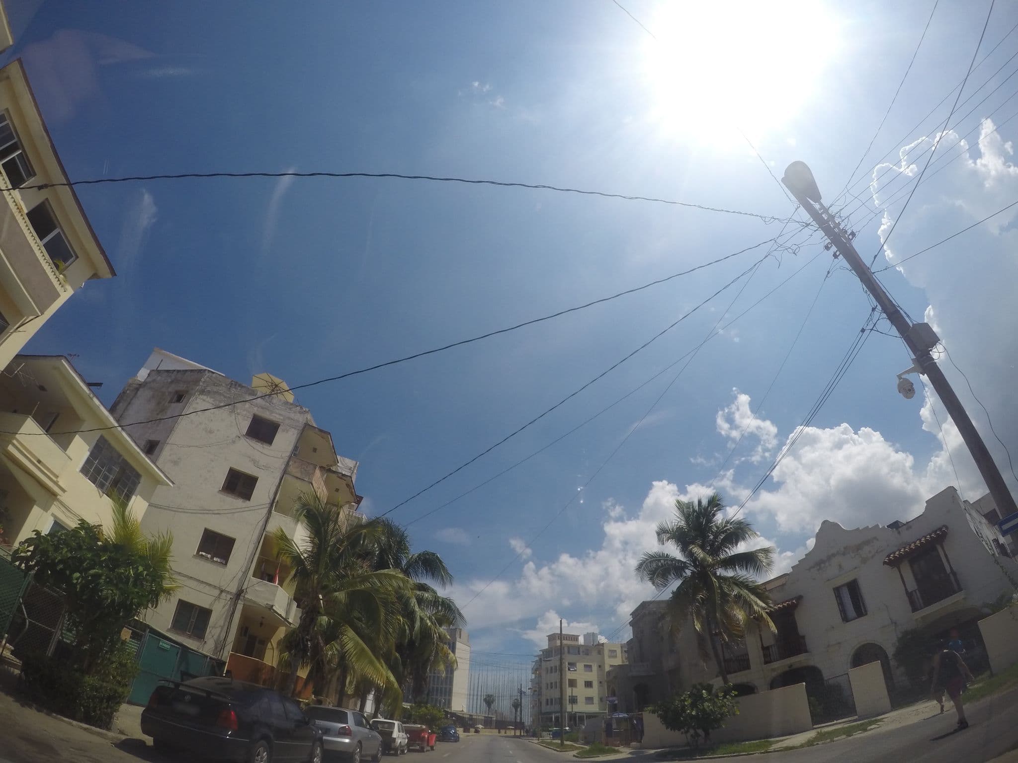 Street view near Casa Valenzuela, Vedado