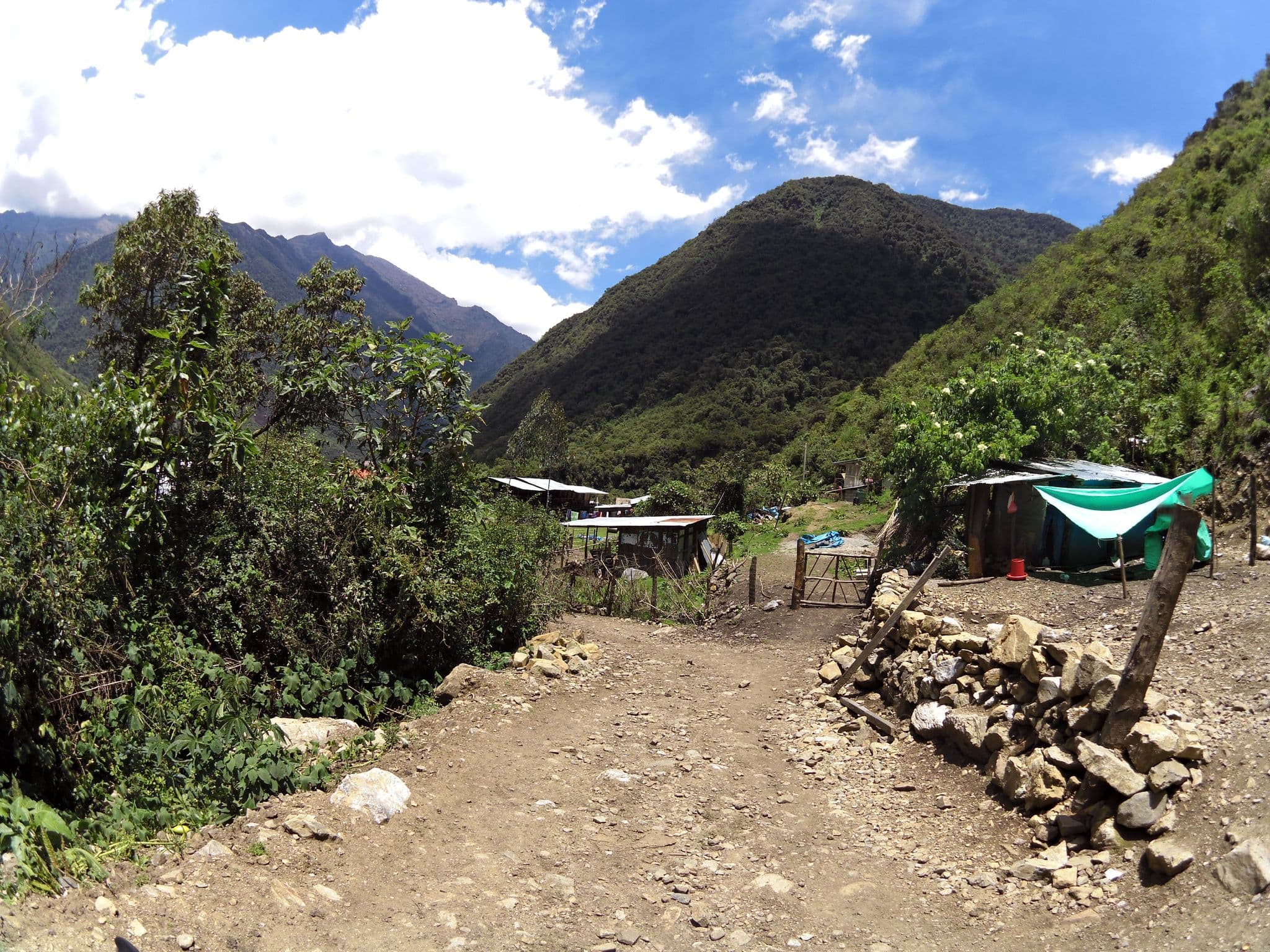 Street view near Samanta Wasi Hostel, Machupicchu — © jlevente (CC BY-SA · Mapillary)