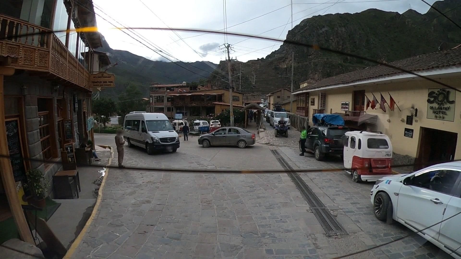Street view near KB Tambo, Ollantaytambo — © jaderbavaresco (CC BY-SA · Mapillary)