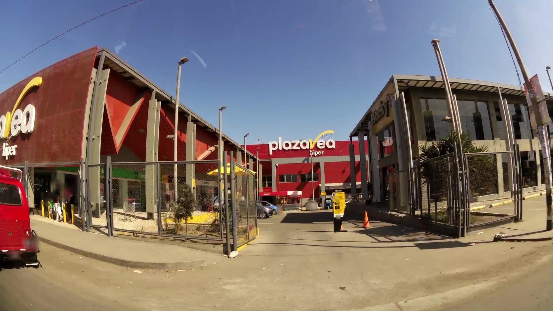 Street view near christoforus columbus hotel, Chincha Alta — © kaartcam (CC BY-SA · Mapillary)