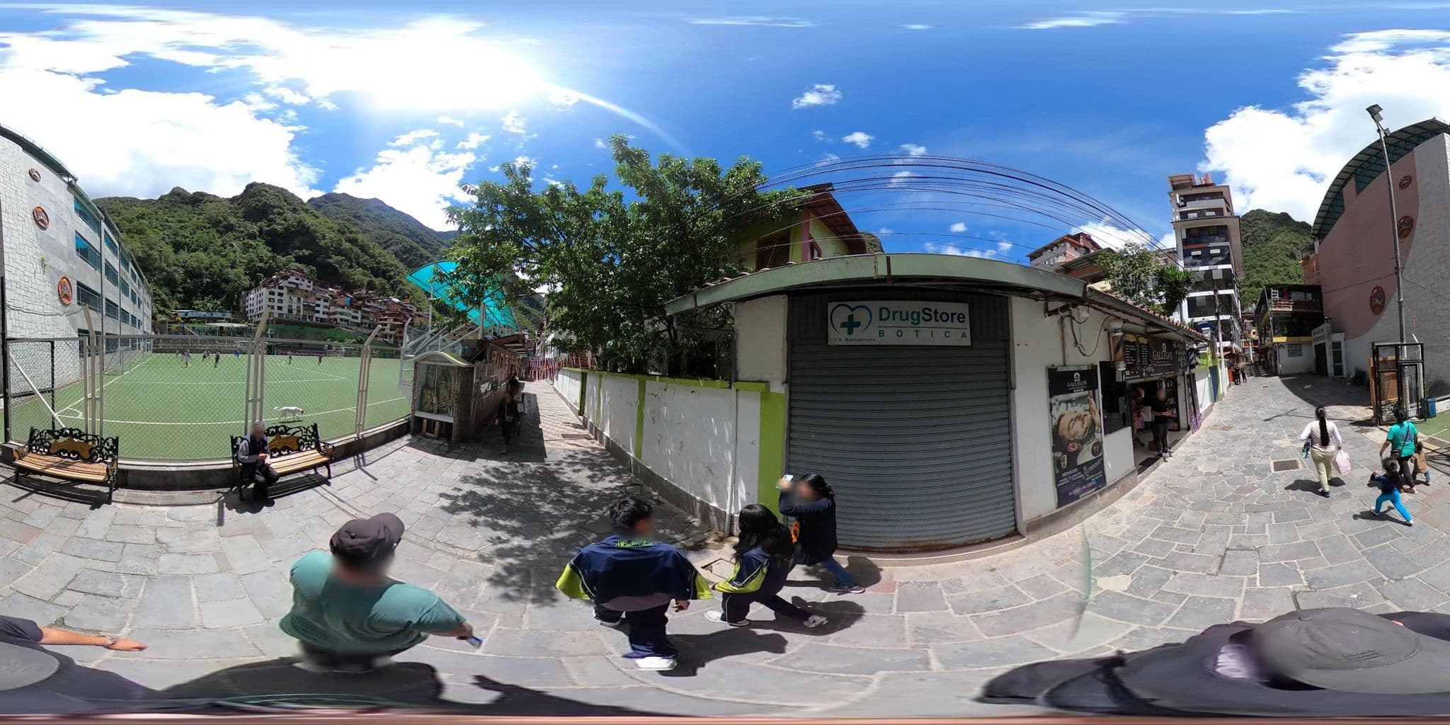 Street view near Mapiland- Hotel Boutique, Machupicchu — © jaderbavaresco (CC BY-SA · Mapillary)