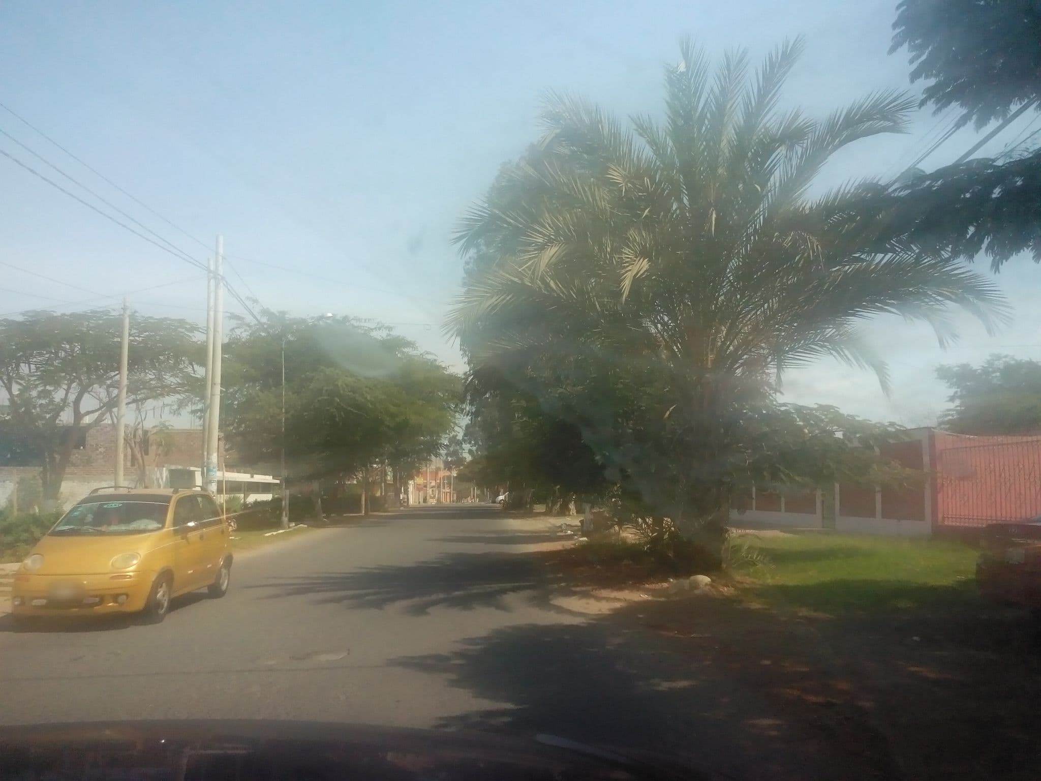 Street view near La Cascada, Fonavi — © derfred (CC BY-SA · Mapillary)