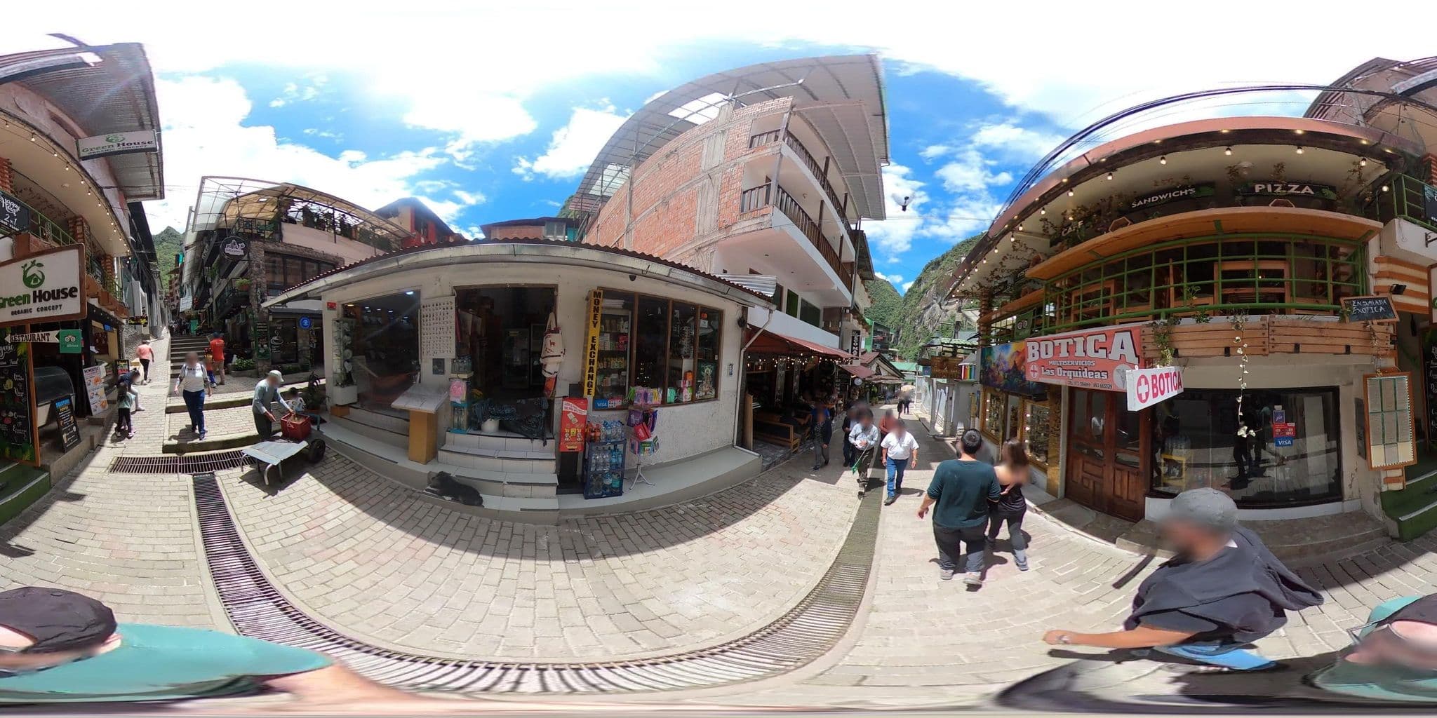 Street view near Hostal Urpi, Machupicchu — © jaderbavaresco (CC BY-SA · Mapillary)