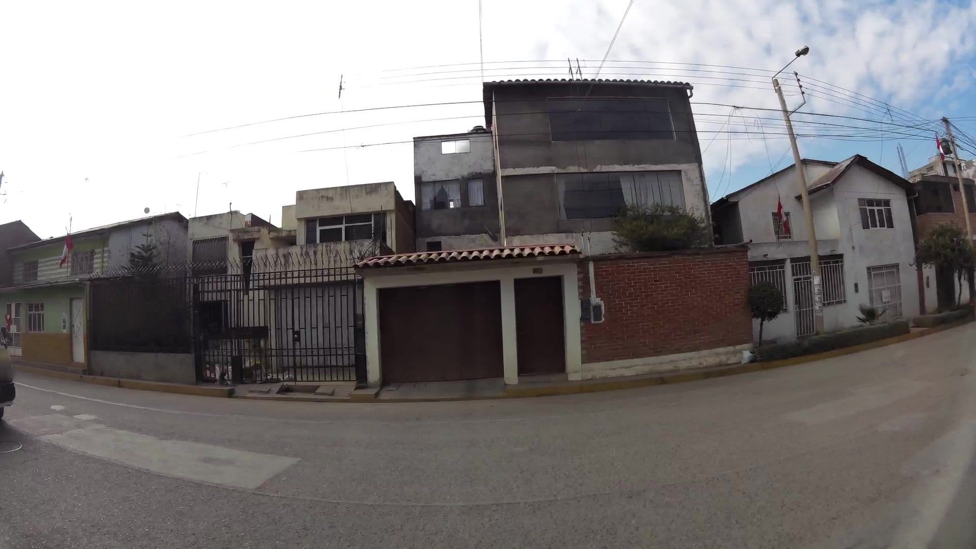Street view near Qalida Hotel, Huancayo — © kaartcam (CC BY-SA · Mapillary)