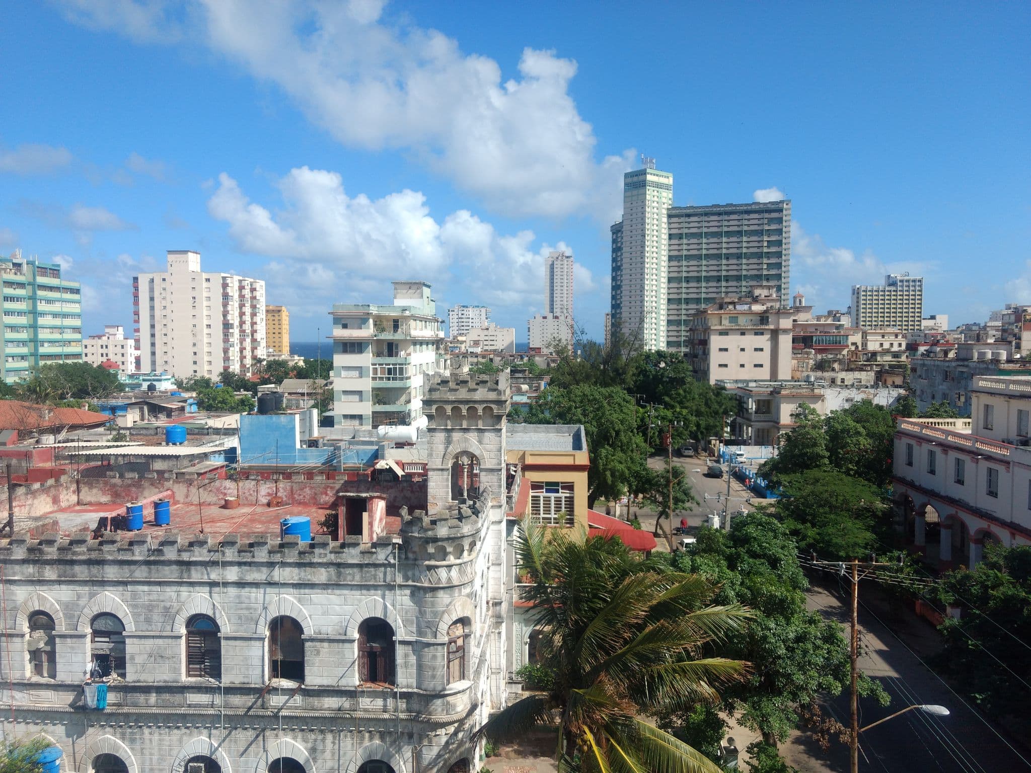 Street view near Casa Hana, Vedado — © mapeadora (CC BY-SA · Mapillary)