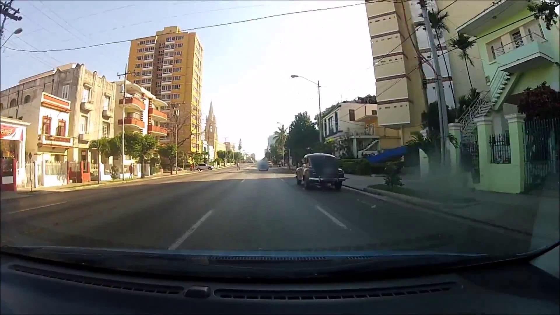 Street view near Casa Mary, Vedado