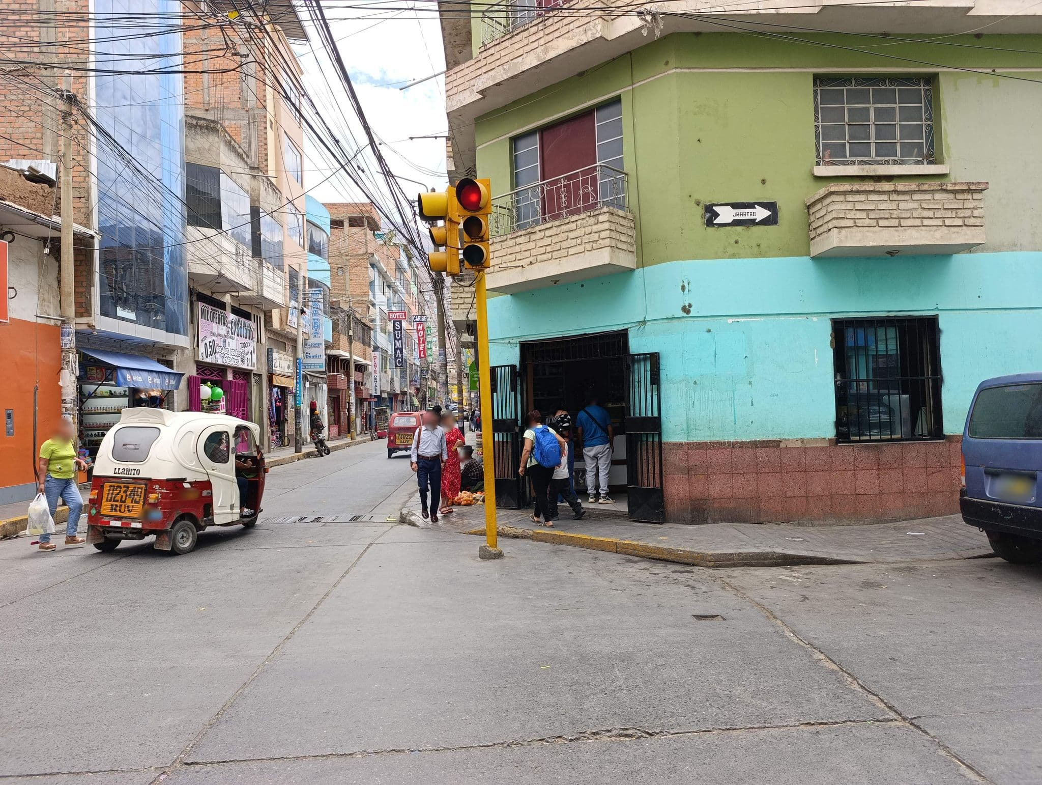 Street view near Hostal Residencial "Tito´S" SRL, Huánuco — © YachayLibreTech (CC BY-SA · Mapillary)