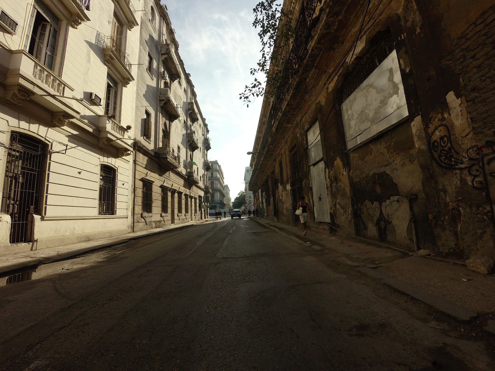 Street view near Casa Meyly, Centro Habana
